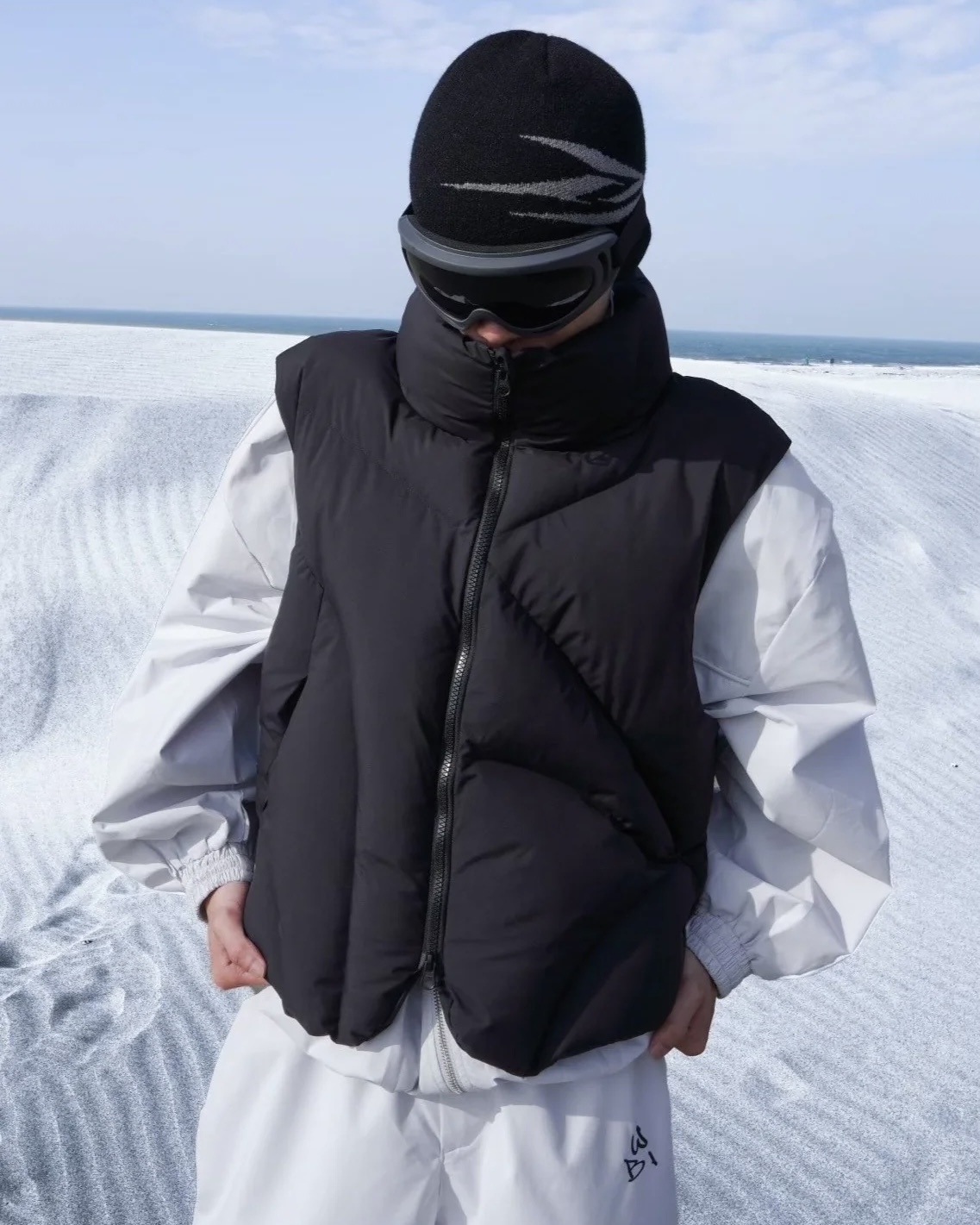 WBI 24SS BTV-01 寒光之翼 雙面穿 羽絨 3D 馬甲 立體 設計 背心