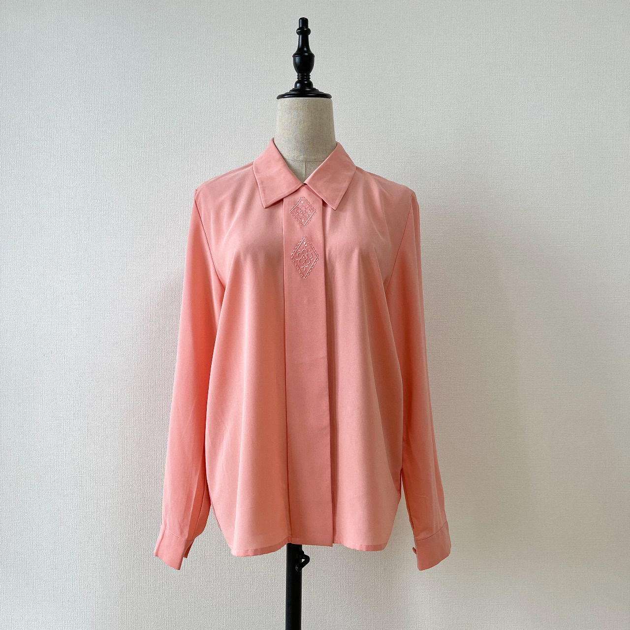 水蜜桃粉小花刺繡古着上衣