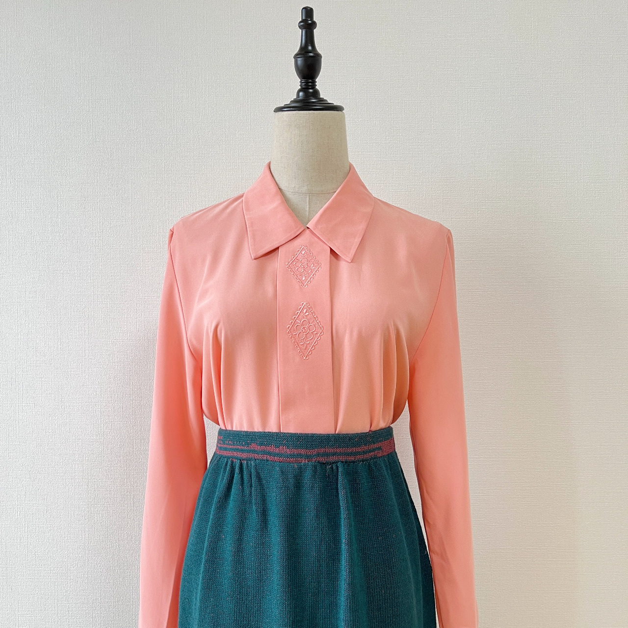 水蜜桃粉小花刺繡古着上衣