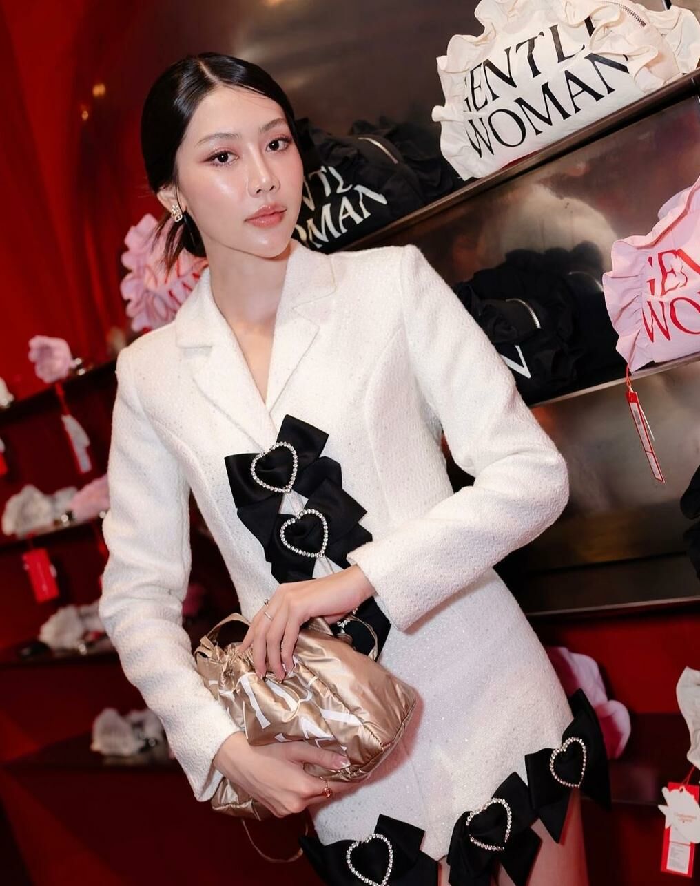 Gentle Woman Dumpling Bag(Golden Champagne)