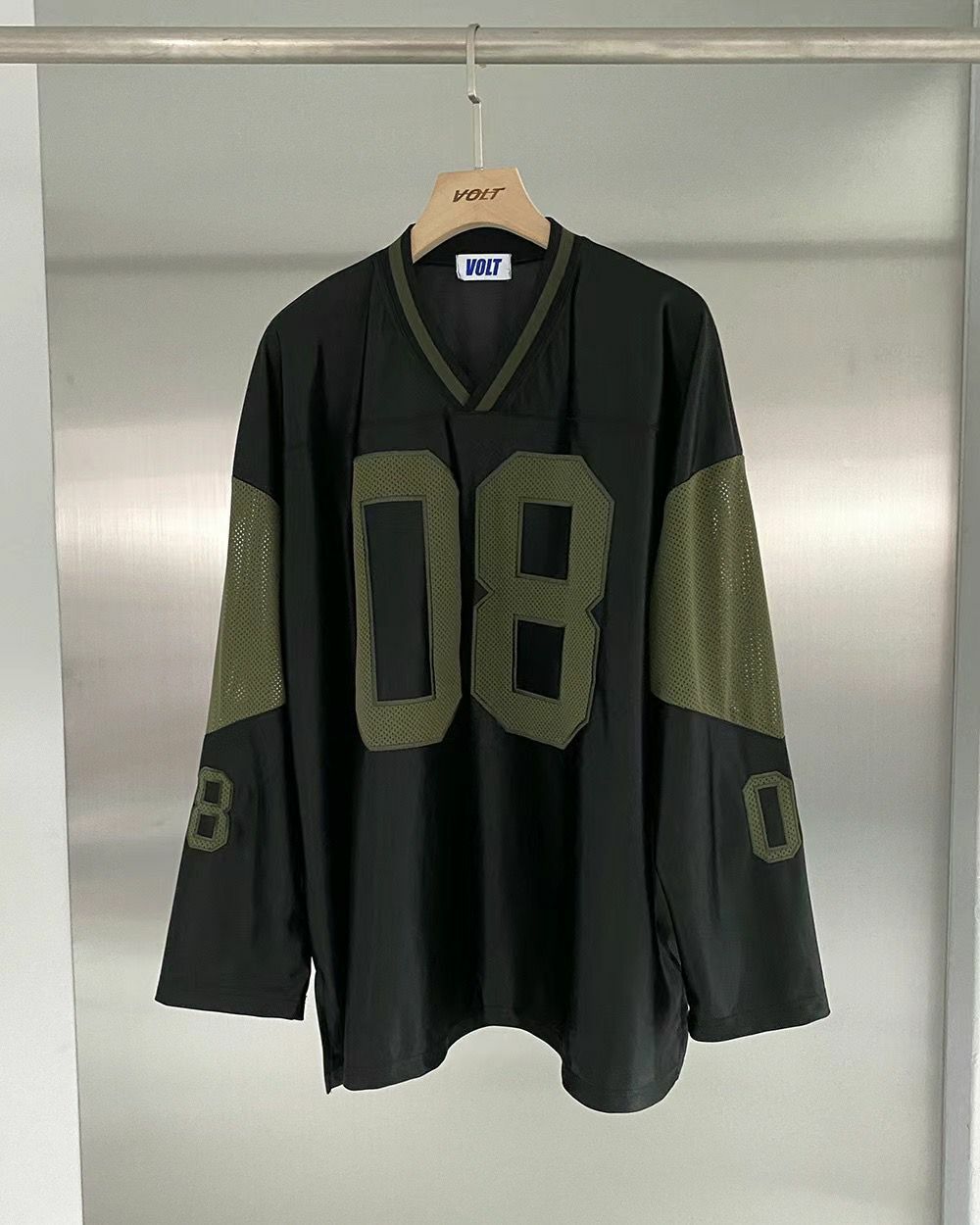 V領數字長袖衫 VOLT-068T