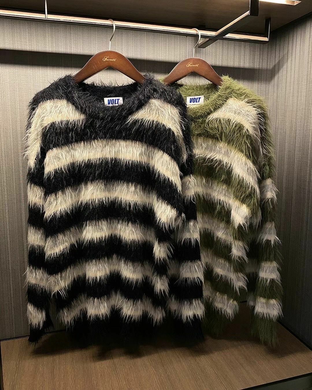 圓領橫間毛毛針織衫 VOLT-075T