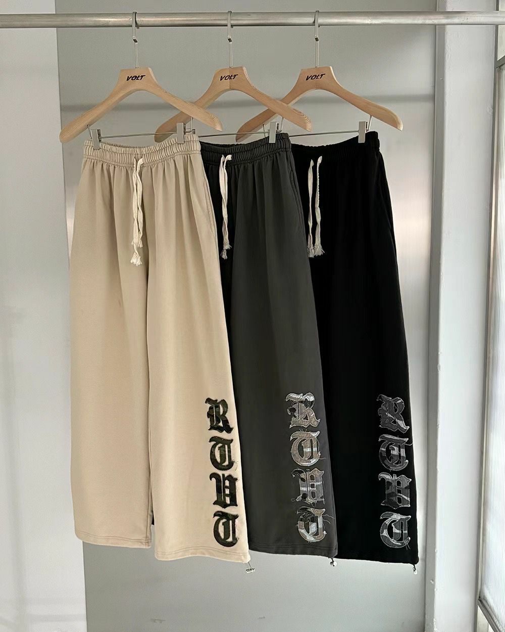 英文字可束腳棉質運動褲 VOLT-079P