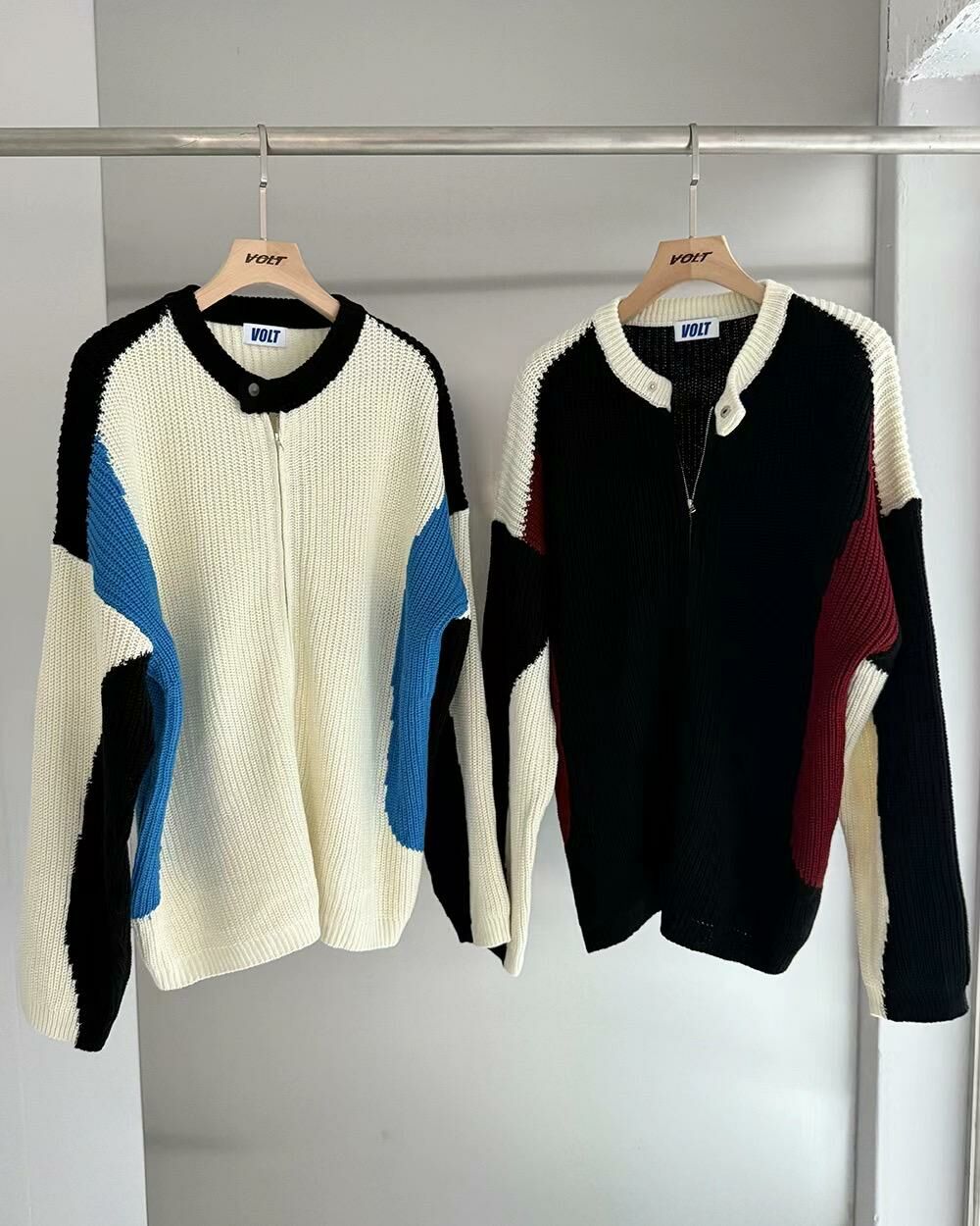 拼色圓領拉鍊針織外套 VOLT-081JK