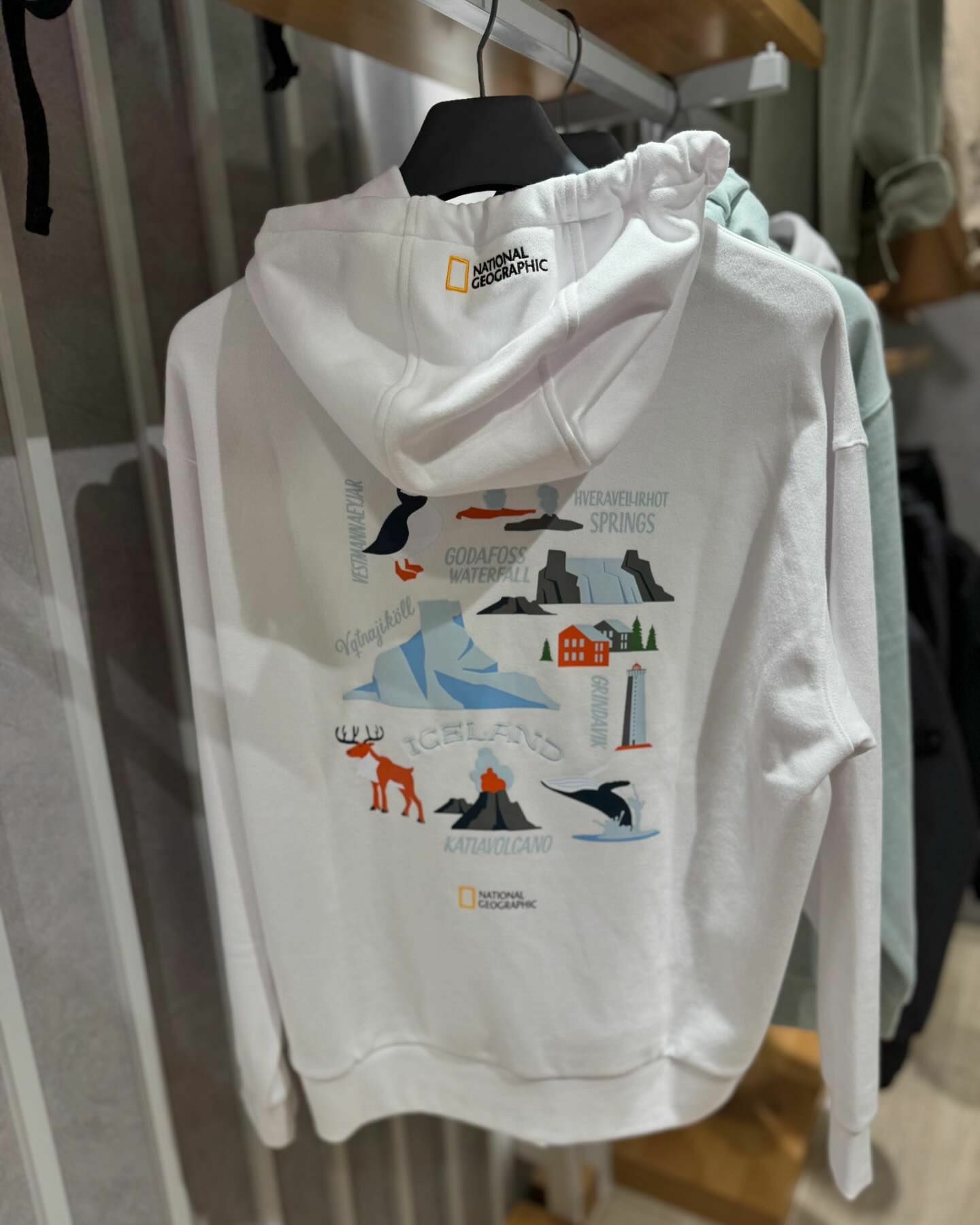 【代購】NATIONAL GEOGRAPHIC 國家地理 卡特拉火山 動物 圖案 帽T N244UHD920