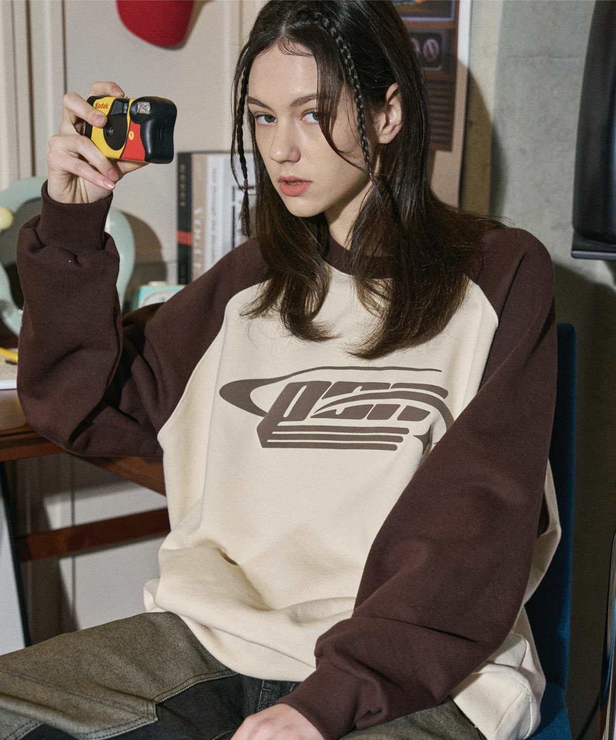 CPGN STUDIO Shooting Logo Raglan Sweatshirt
