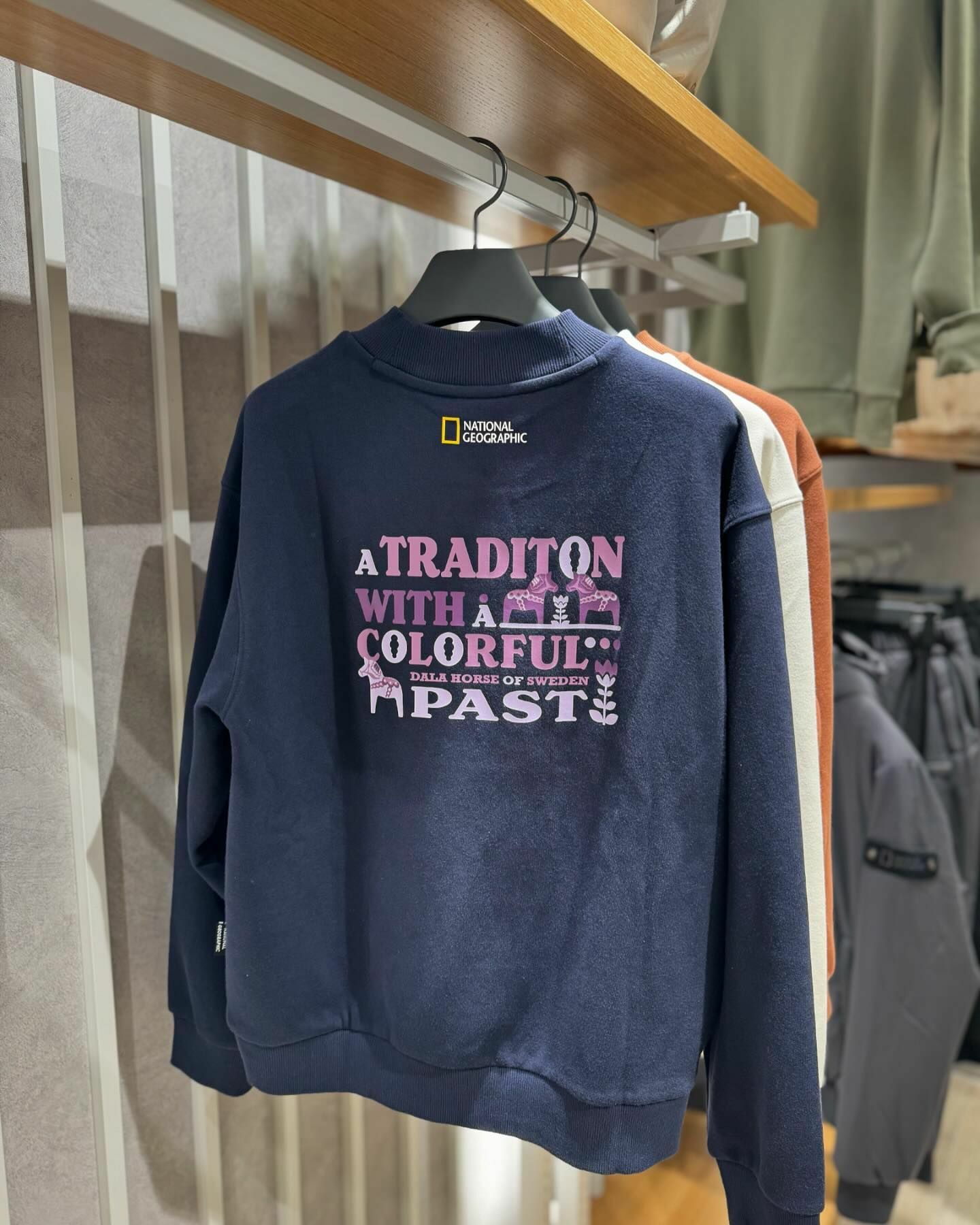 【代購】NATIONAL GEOGRAPHIC 國家地理 女 斑馬 圖案 小高領 衛衣 N244WSW010