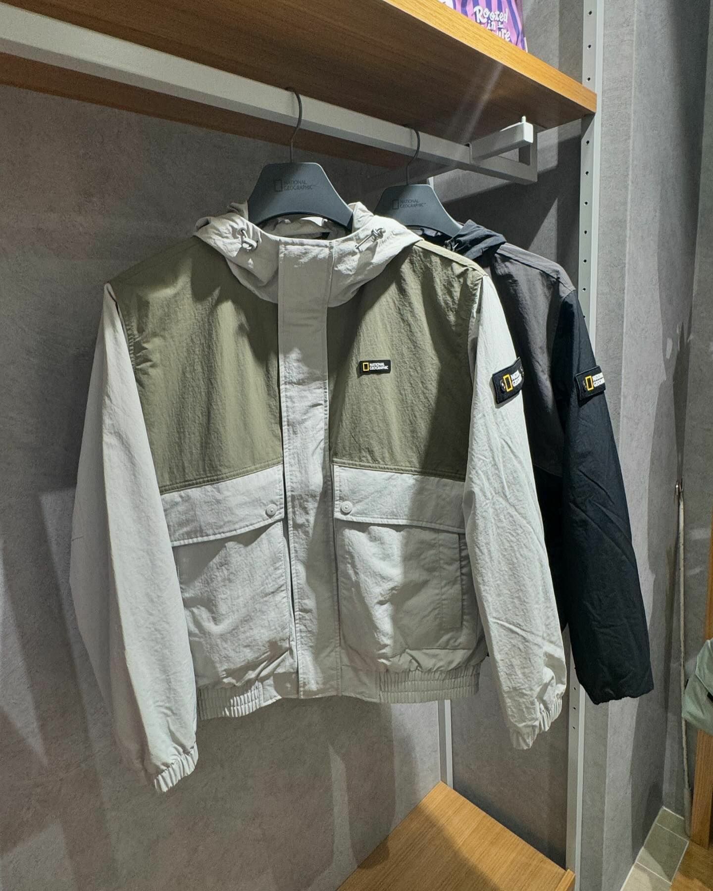 【代購】NATIONAL GEOGRAPHIC 國家地理 Capra 連帽 風衣 外套 N243UFT060