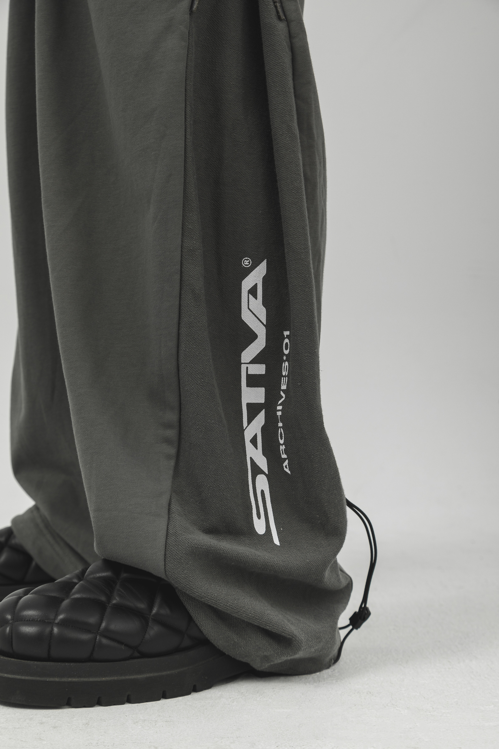 SATIVA KP-02 “Différance” Pants 寬褲 拼接 魚鱗布 長褲 黑 灰