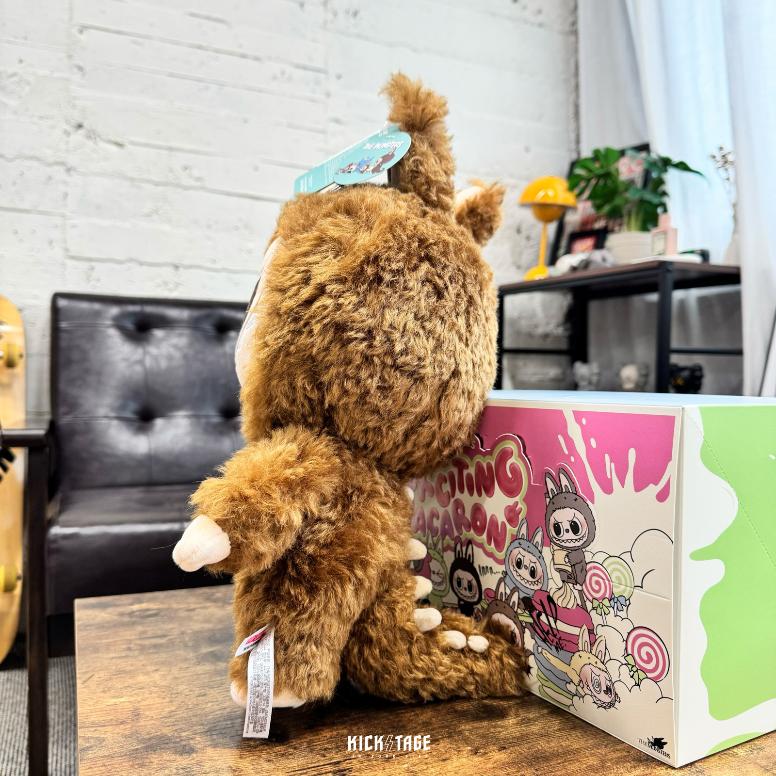 POP MART 泡泡瑪特 北京樂園限定 THE MONSTERS ZIMOMO 大首領 35CM 可動絨毛公仔【PPMT-036】LABUBU