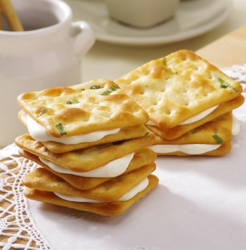 台灣 聖瑪莉牛軋糖餅乾 10入 禮盒伴手禮 濃郁牛奶+鹹蔥蘇打餅 送禮自食都超讚 (✈️直送香港✈️運費到付)