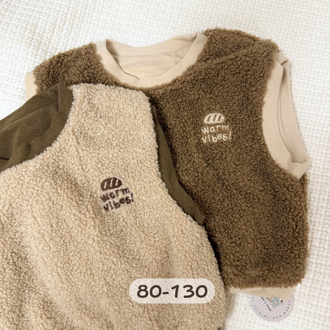 軟儒羊羔絨刺繡 保暖背心