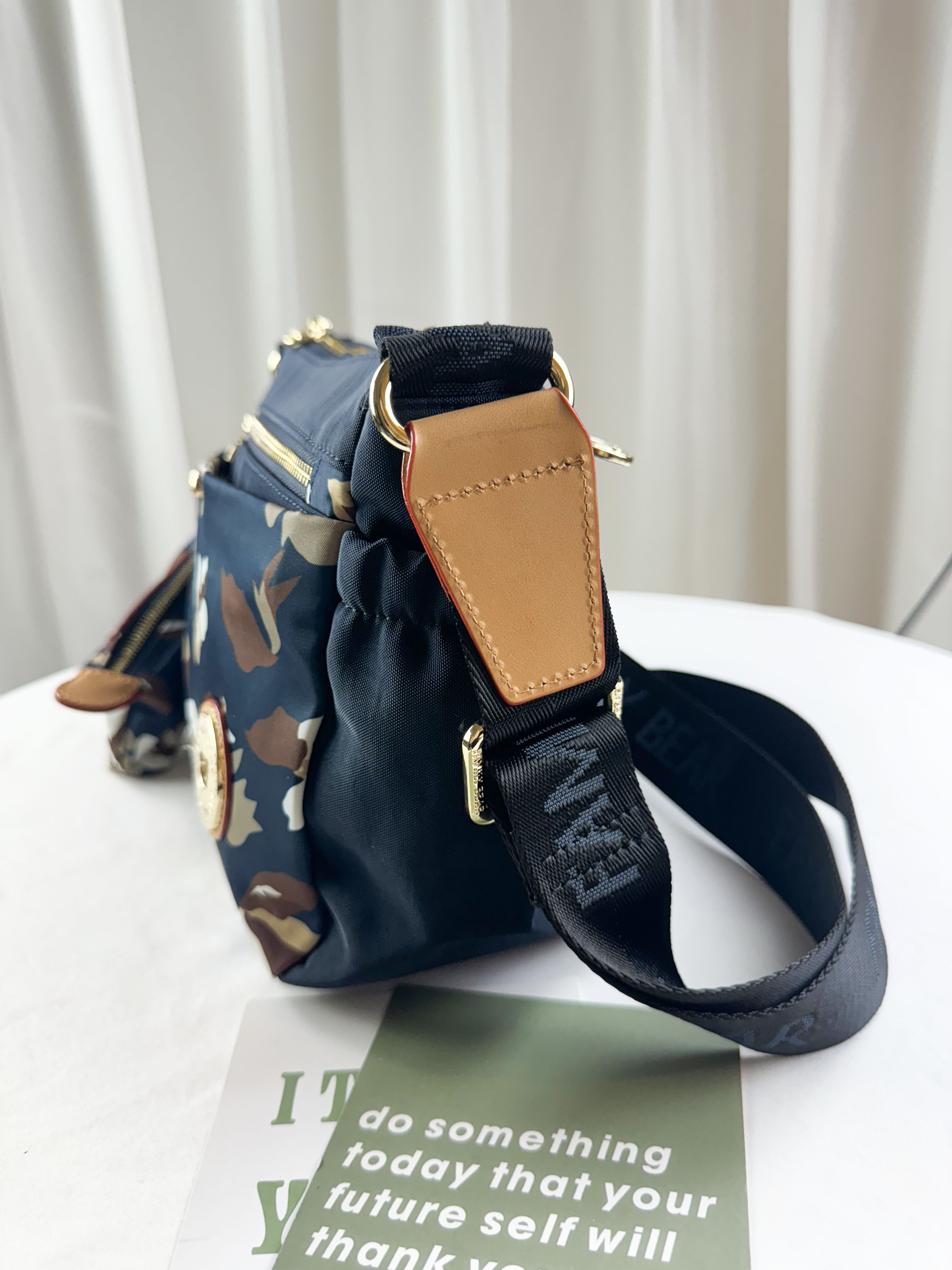 FamilyBear 蝴蝶花拼接藍防潑水側背包 附零錢包   #2806