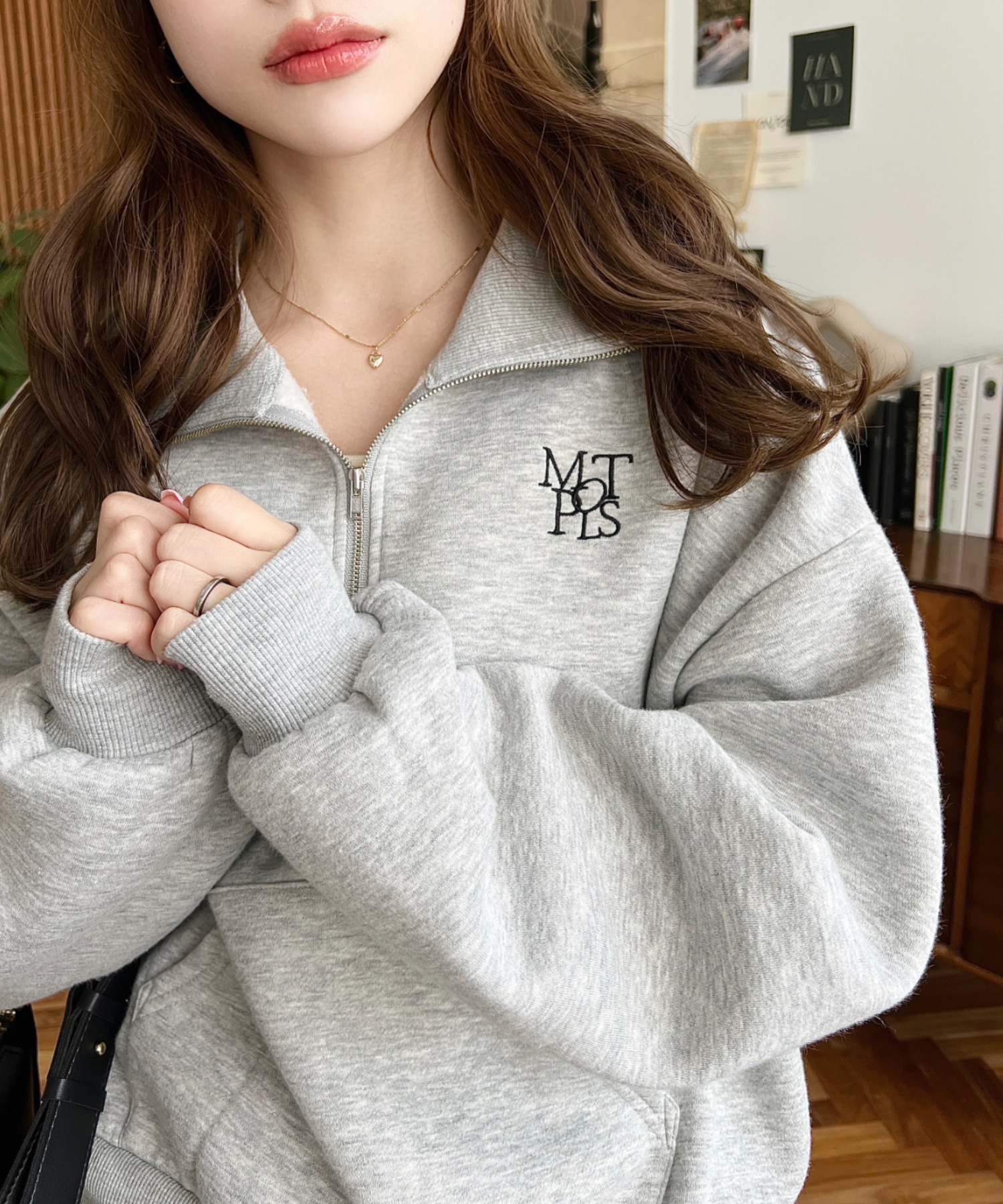 🇯🇵  MOMENT+ 半拉鍊 抓絨 大學T 長袖 立領 秋冬 / 現貨✨