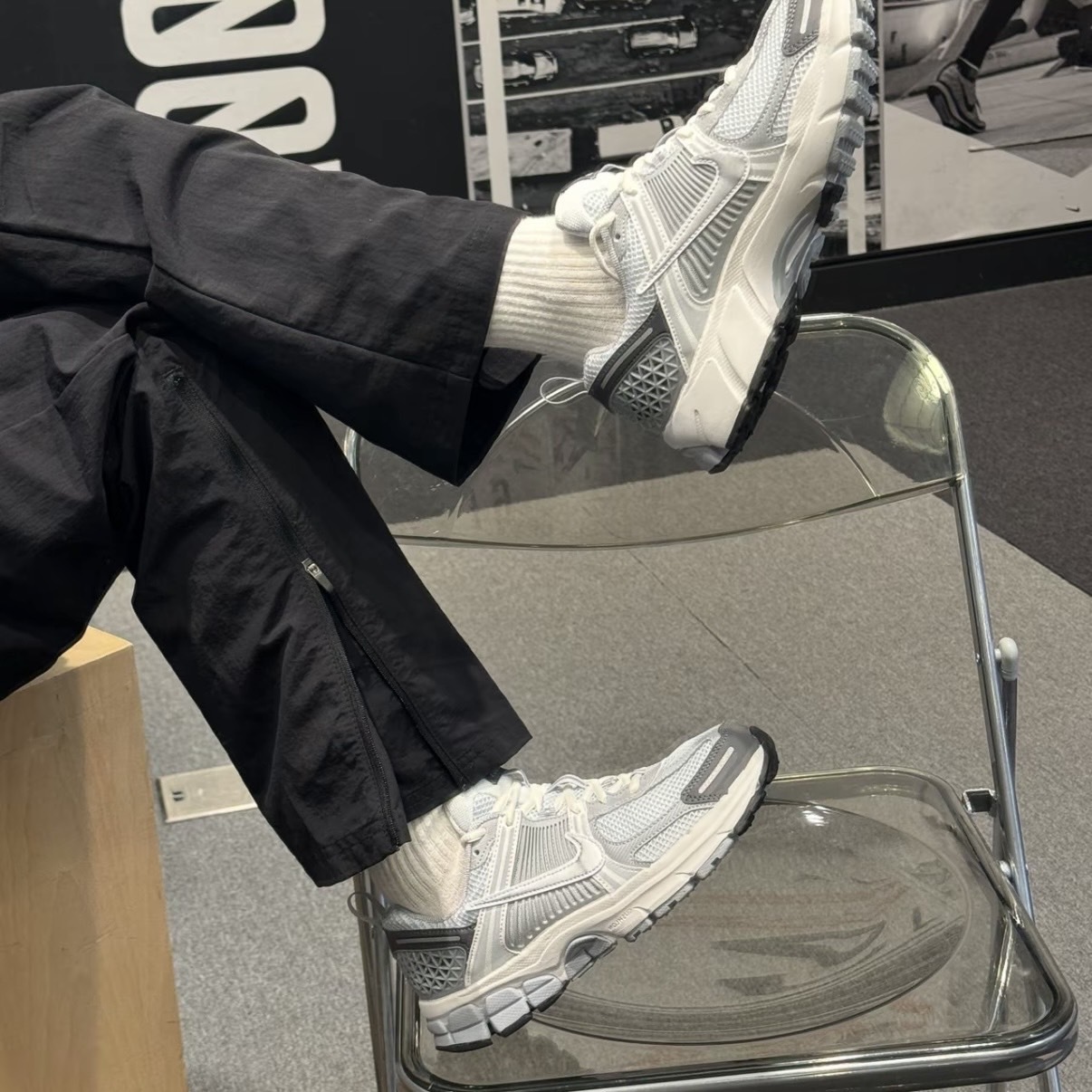 Nike Zoom Vomero 5 GS 大童銀灰金屬色緩震老爹鞋復古休閒鞋HF6998-002