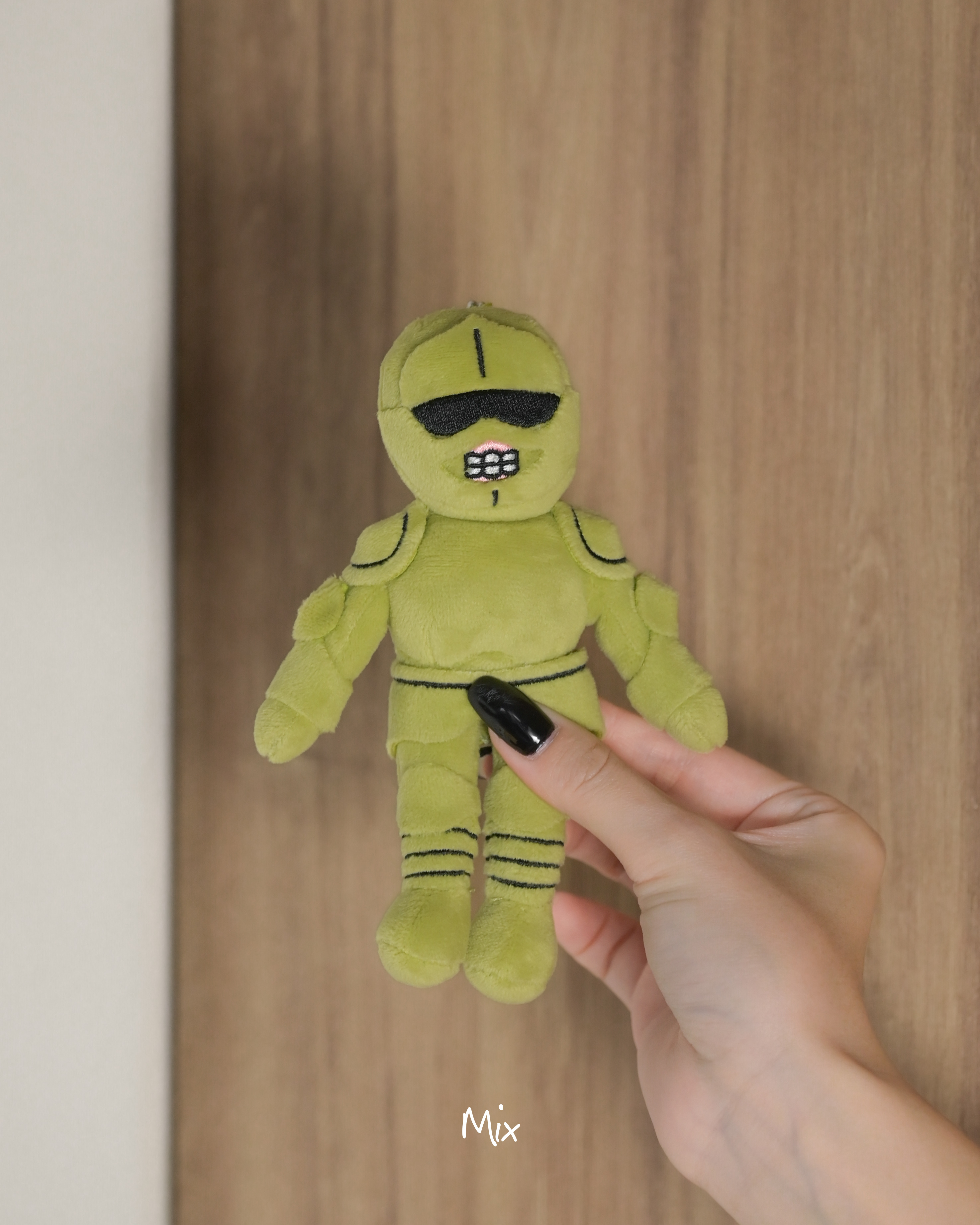 ISNEAKERS｜日本 Chiikawa 吉伊卡哇 新品 鎧甲人 鎧甲獅薩 吊飾