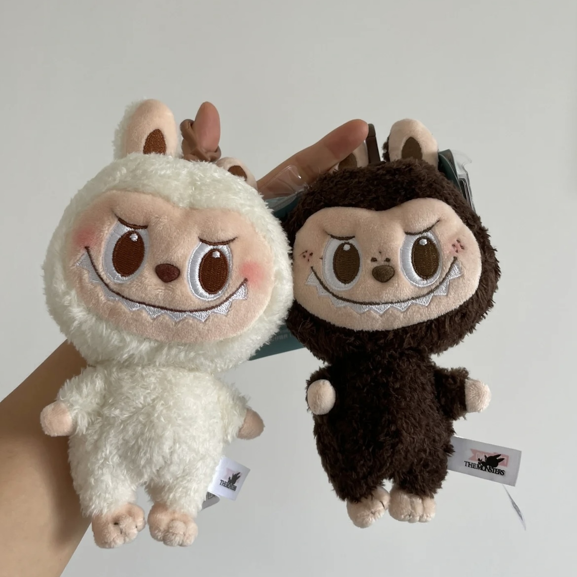 【現貨】Labubu 拉布布 樂園限定 毛絨 吊飾 娃娃 三色