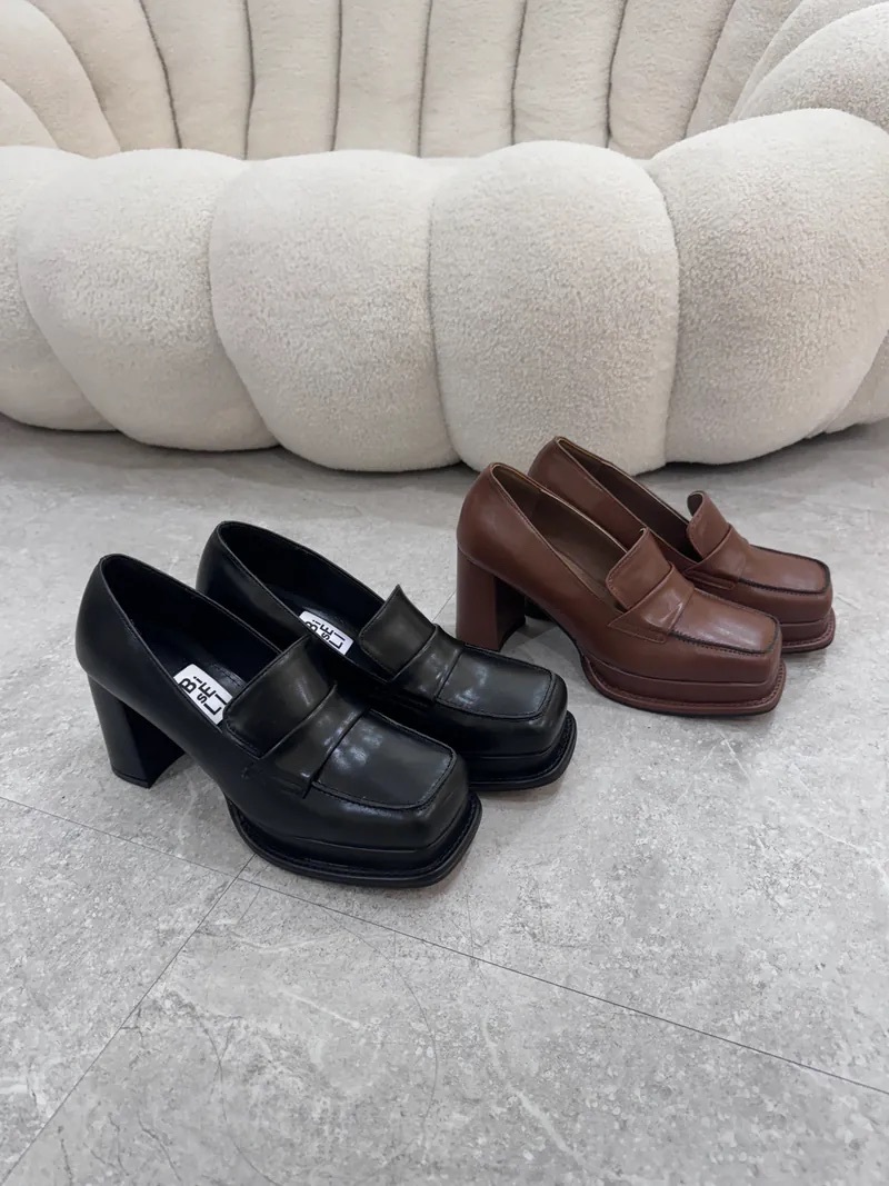 高校美女方頭高跟皮鞋（版型正常拿即可🤍）