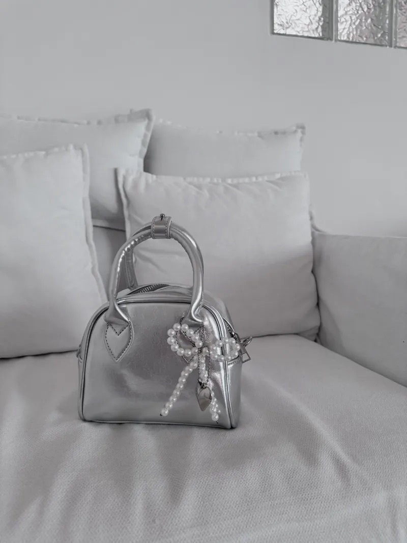 銀色方包（含墜飾）