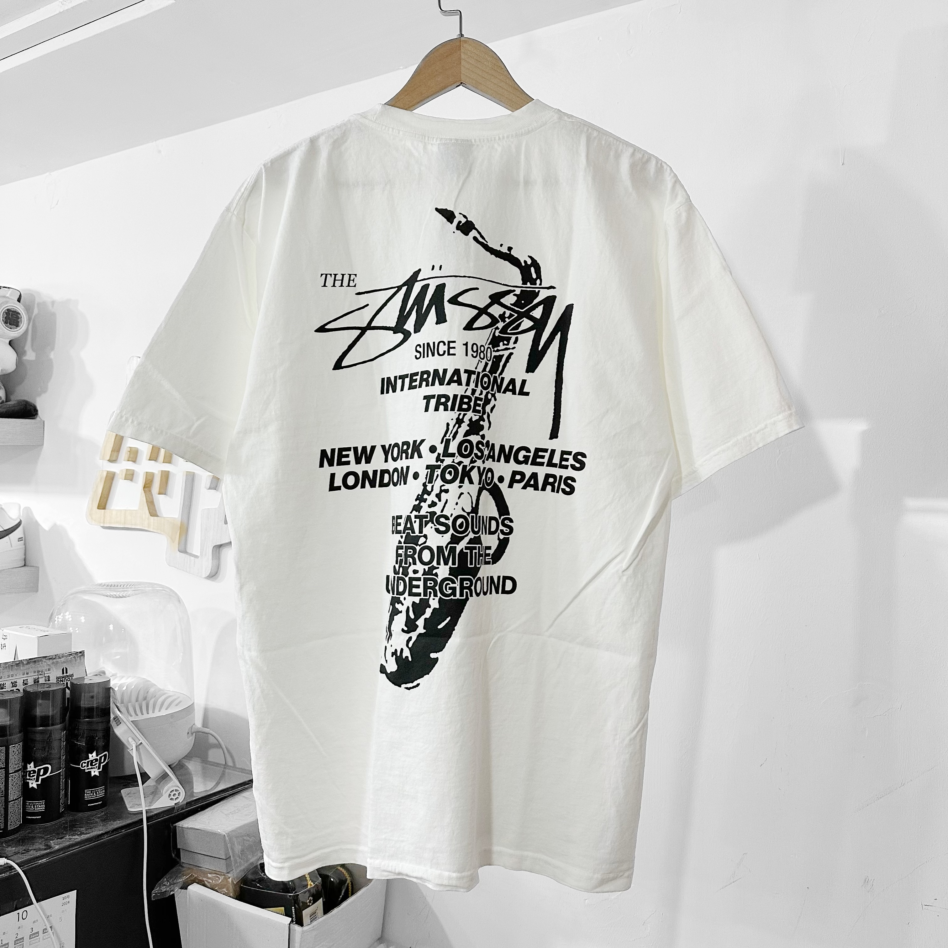 STUSSY BEAT SOUNDS TEE PIGMENT DYED NATURAL 奶白色