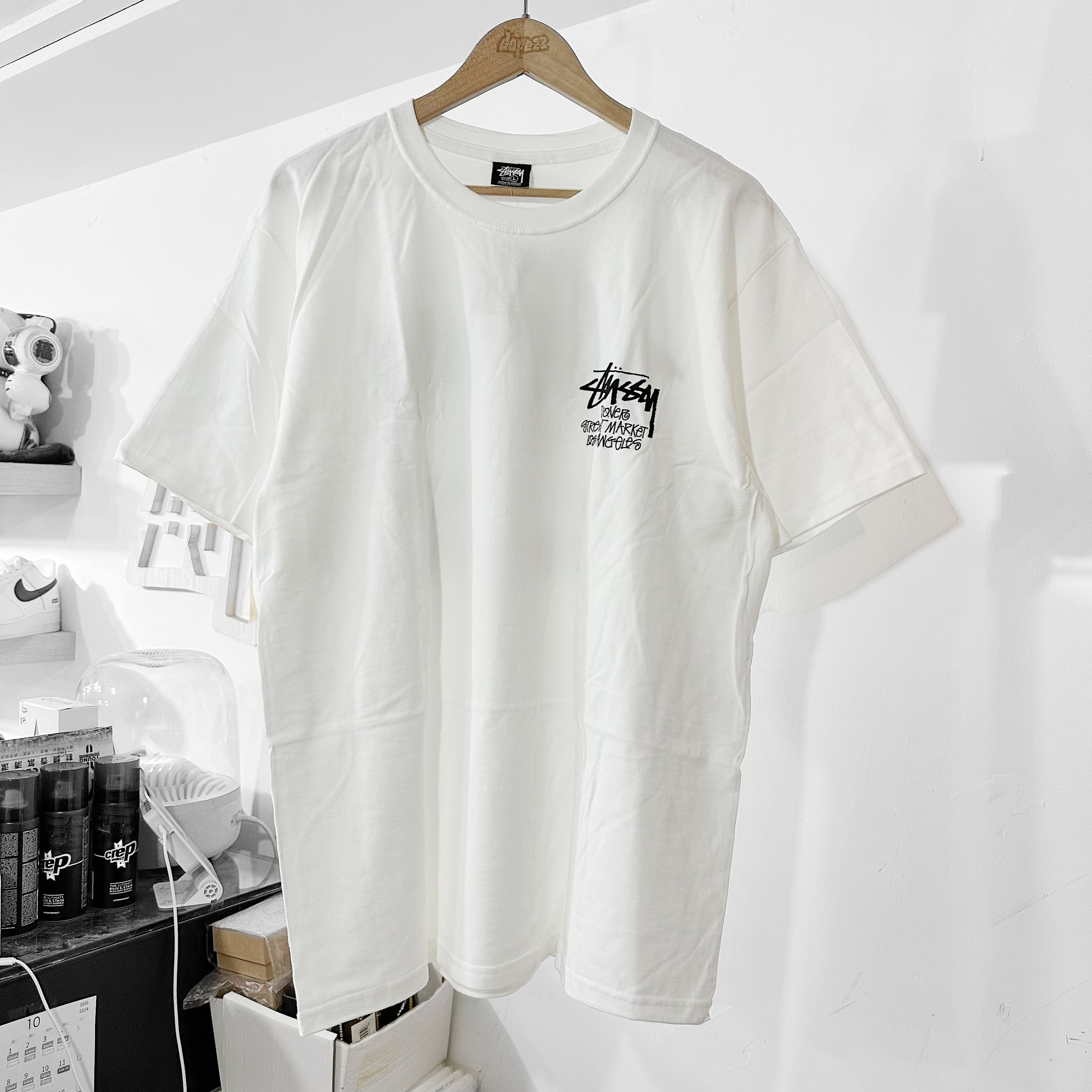 STÜSSY DSM Los Angeles T-Shirt White LA限定