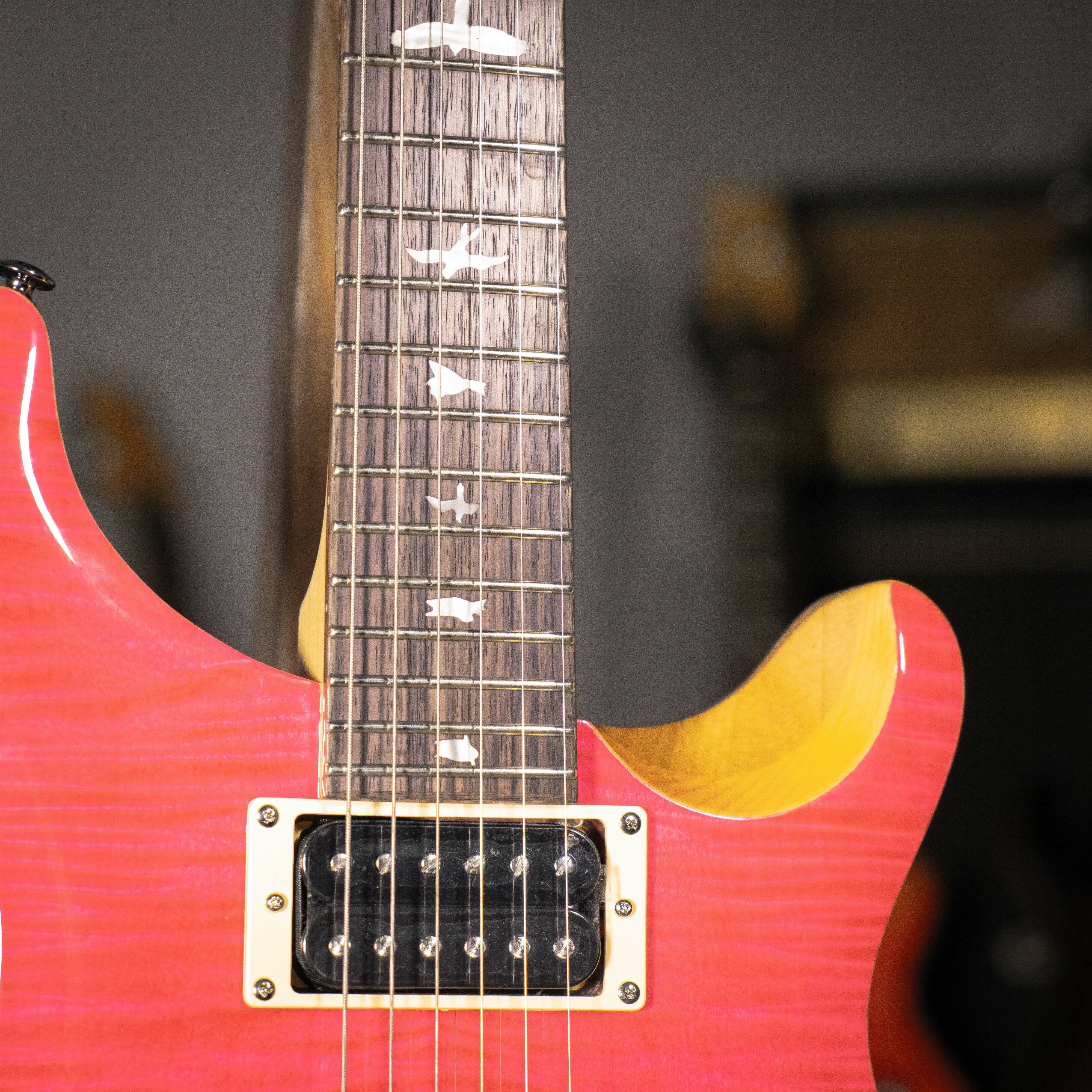 美品　PRS SE Custom 24 Bonnie Pink PRS SE Custom 24 Electric Guitar - Bonnie Pink ⋆ Tony's One