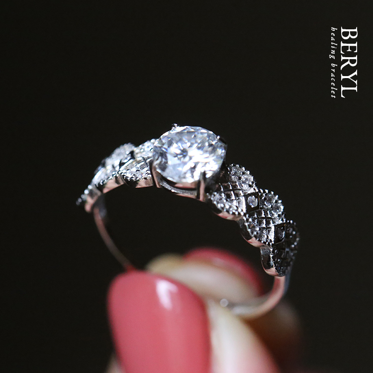 優雅現代｜莫桑鑽閃耀蕾絲銀戒