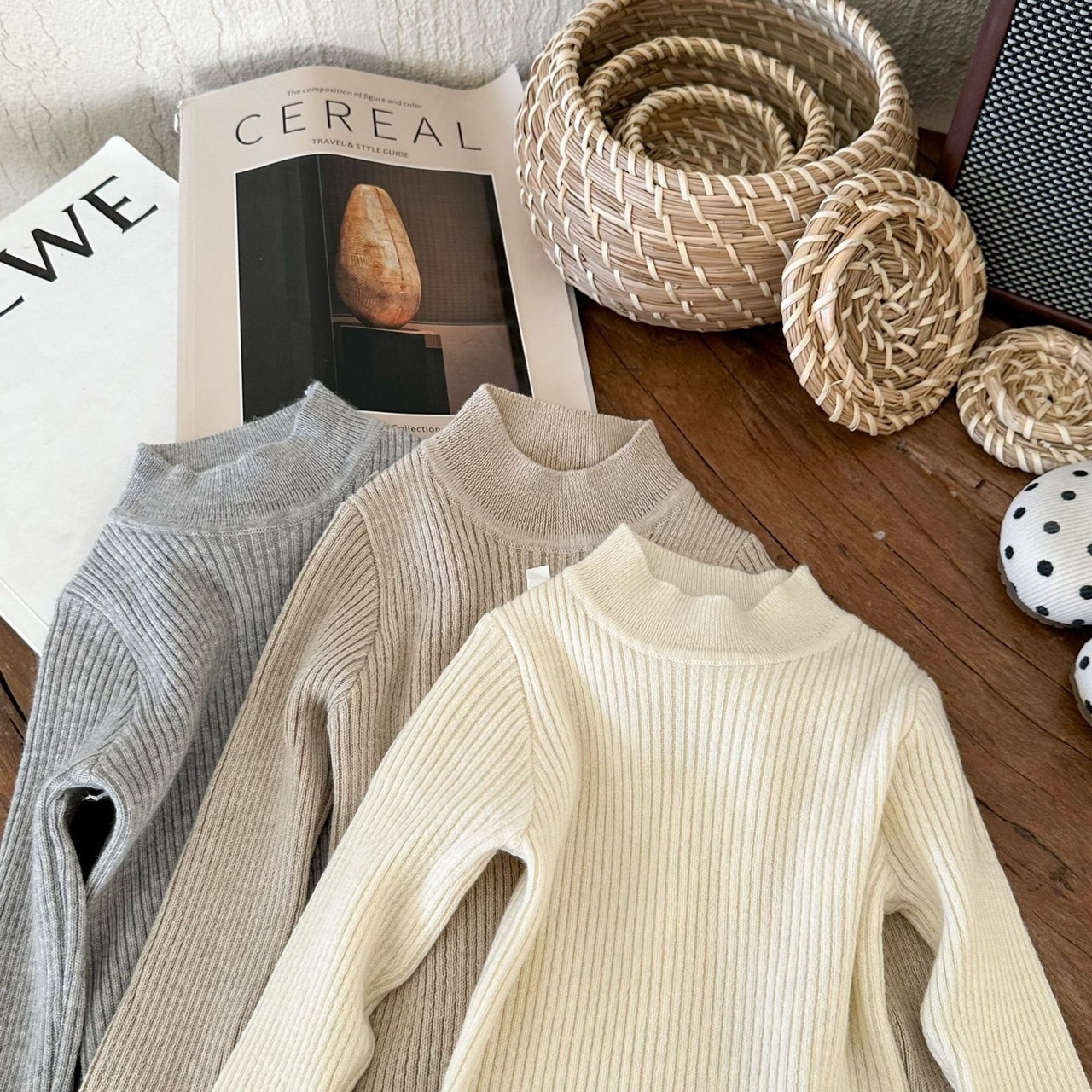 三色半高領直坑條上衣