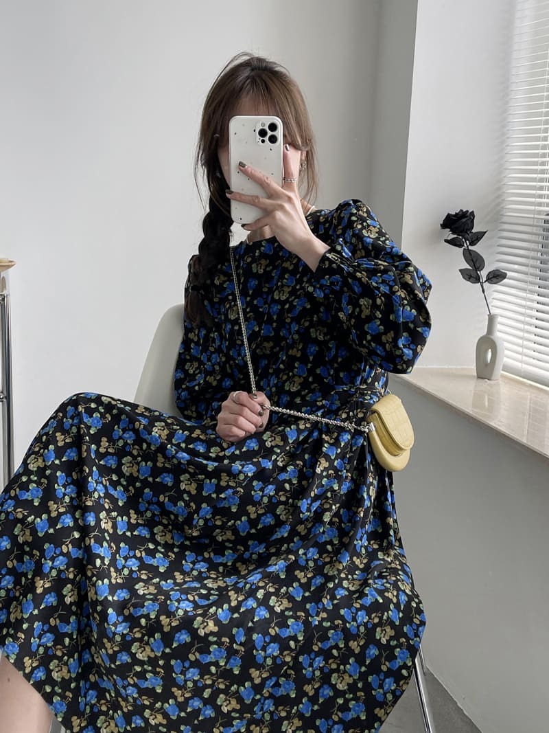 round-neck-retro-floral-dress