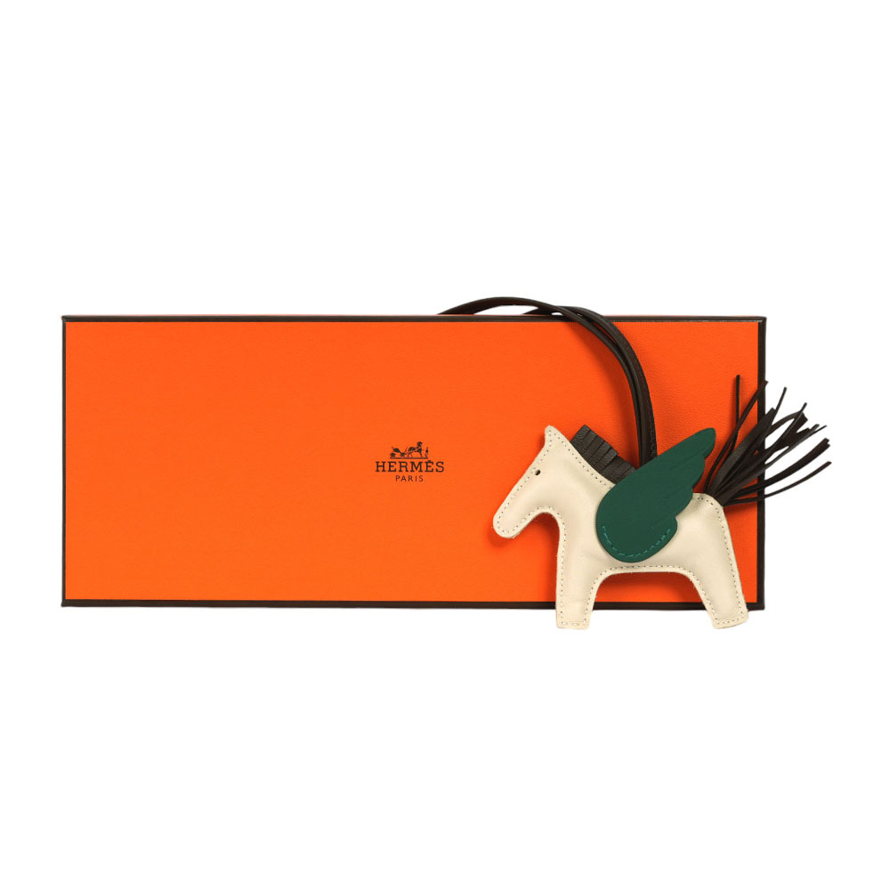 【HERMES】Rodeo Pegase PM Charm 飛馬吊飾(奶昔白/巧克力/綠色)H083010CACX