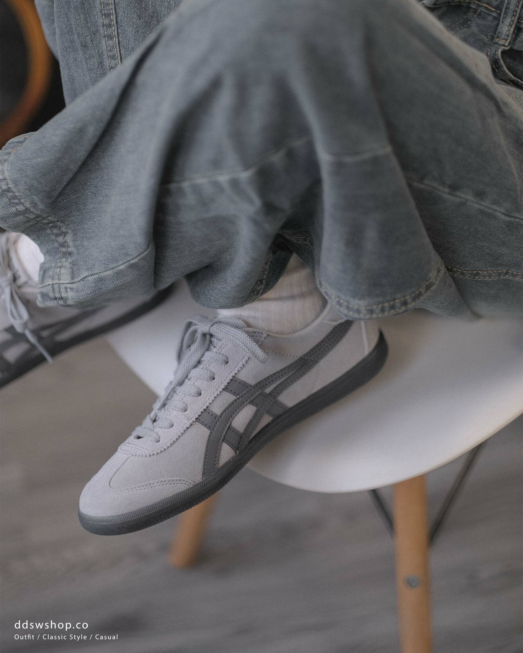 Onitsuka Tiger 鬼塚虎Tokuten 淺灰底深灰虎爪紋1183C431-020