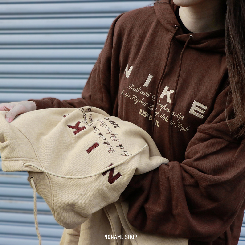 NIKE CLUB HOODIE LOGO 草寫 標語 連帽 帽TEE 兩色 (男款)