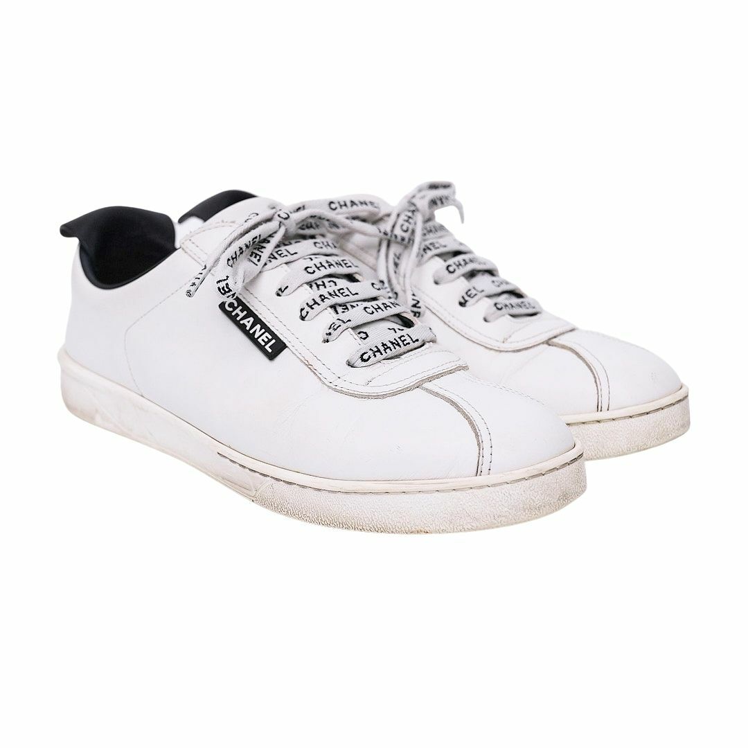 CHANEL PRE-OWNED WEEKENDER LACE UP SNEAKERS 38.5 G34085