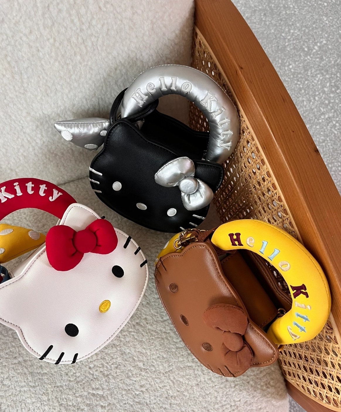 <凱蒂迷必瘋✨> HELLO KITTY 夾心餅乾 迷你鍊條迷你包