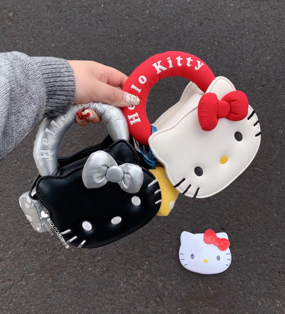 <凱蒂迷必瘋✨> HELLO KITTY 夾心餅乾 迷你鍊條迷你包