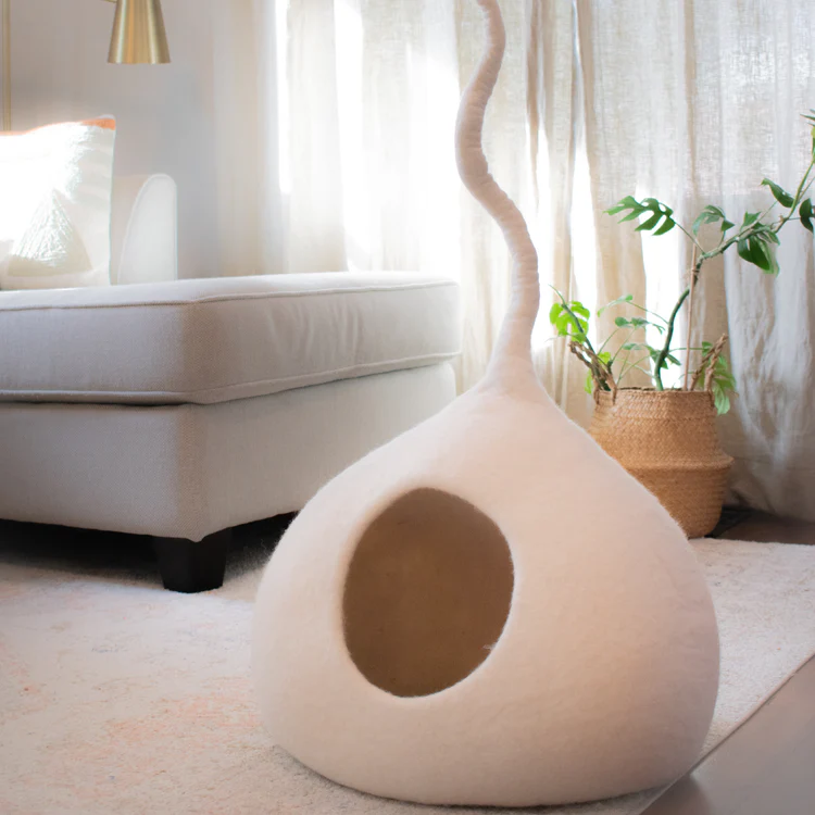 美國Fuzzy Cove｜手工羊毛貓尾窩（白款）