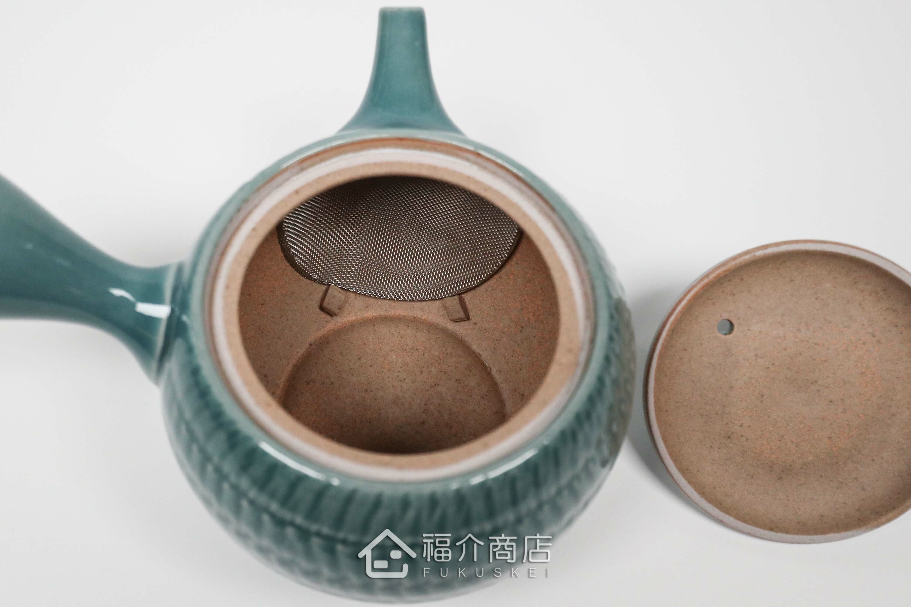 泡茶用的海洋藍色飛鉋造型日本陶壺