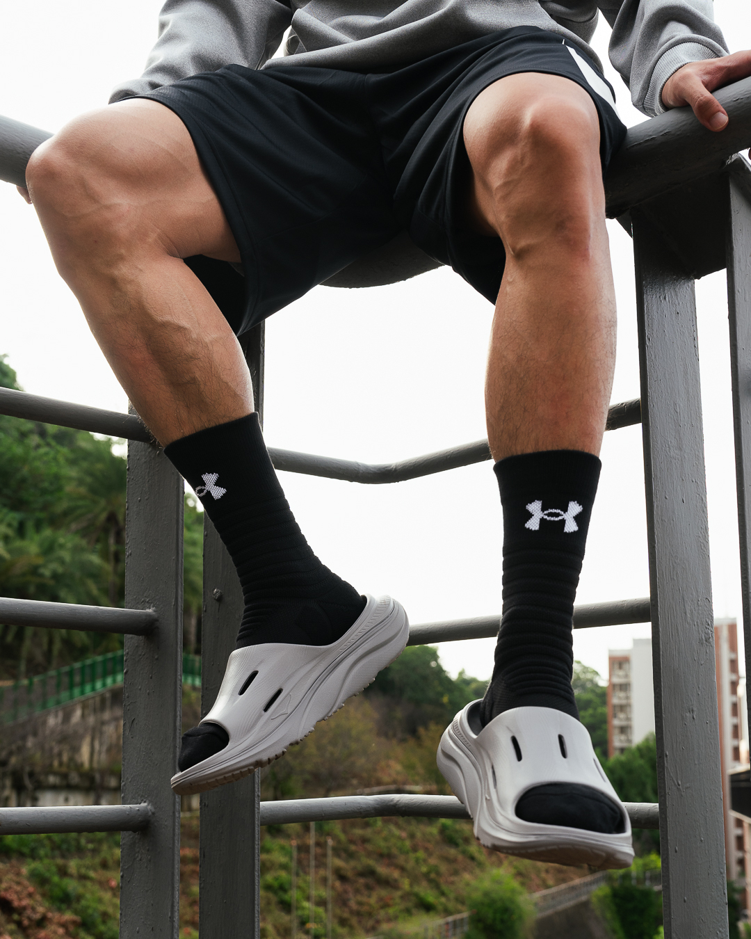 『國外限定激黑版 💀』Under Armour 籃球訓練長襪