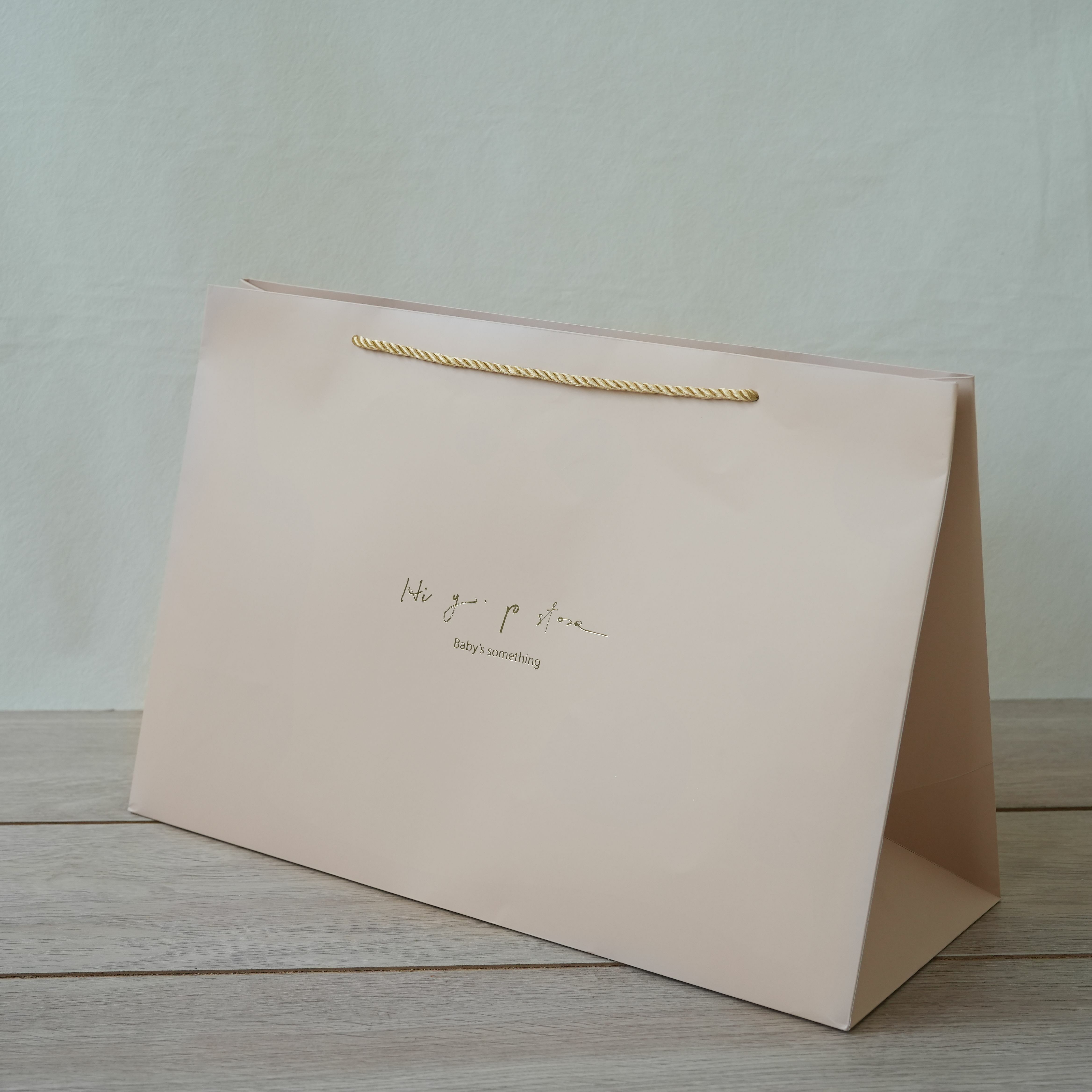 大禮袋（為符合寄送箱大小，微折痕非瑕疵）