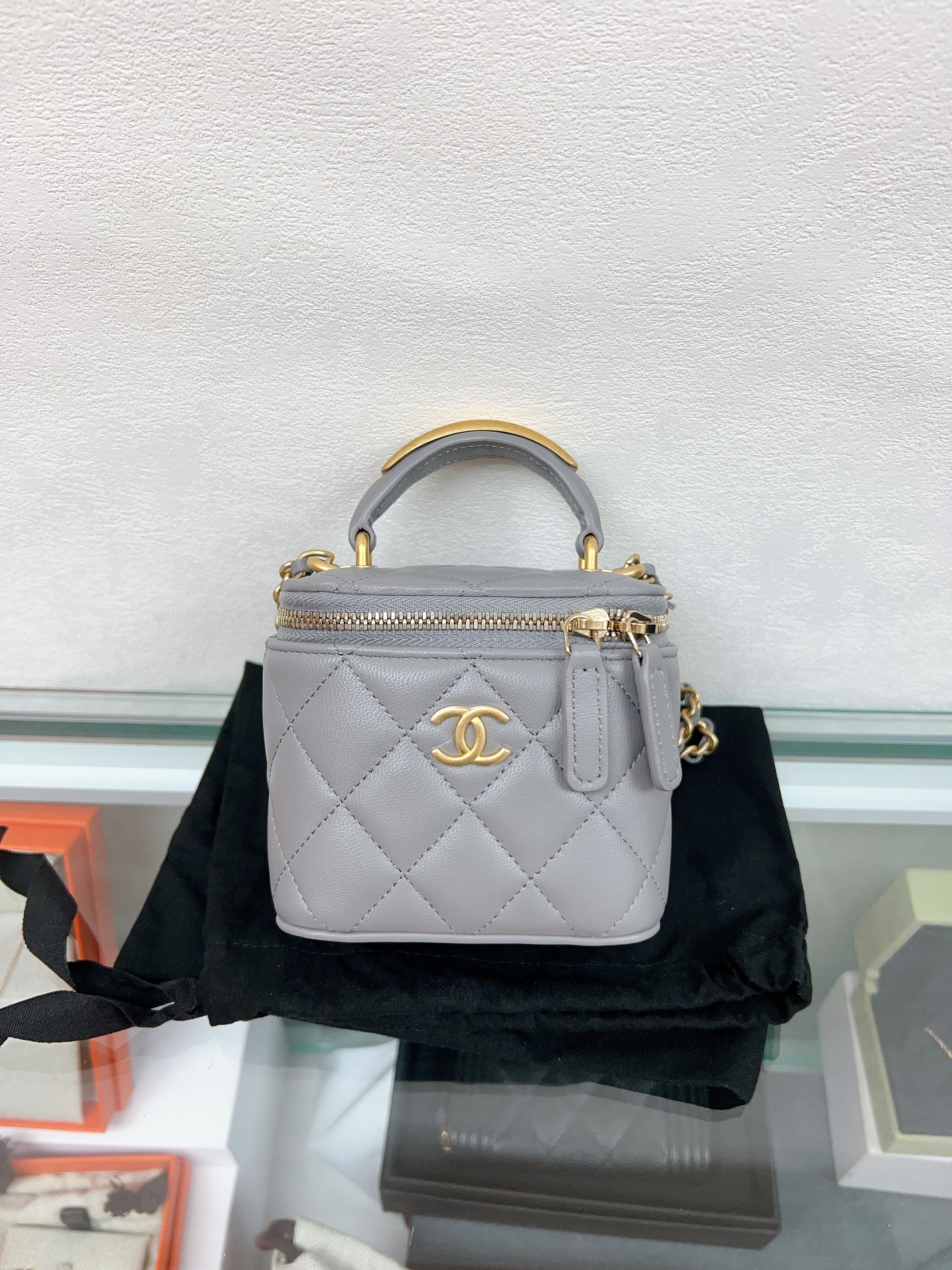 *Unused* Chanel mini vanity with handle (grey lambskin)