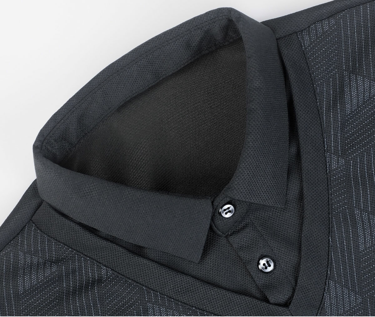 假兩件式斜三角商務長袖POLO衫領扣細節