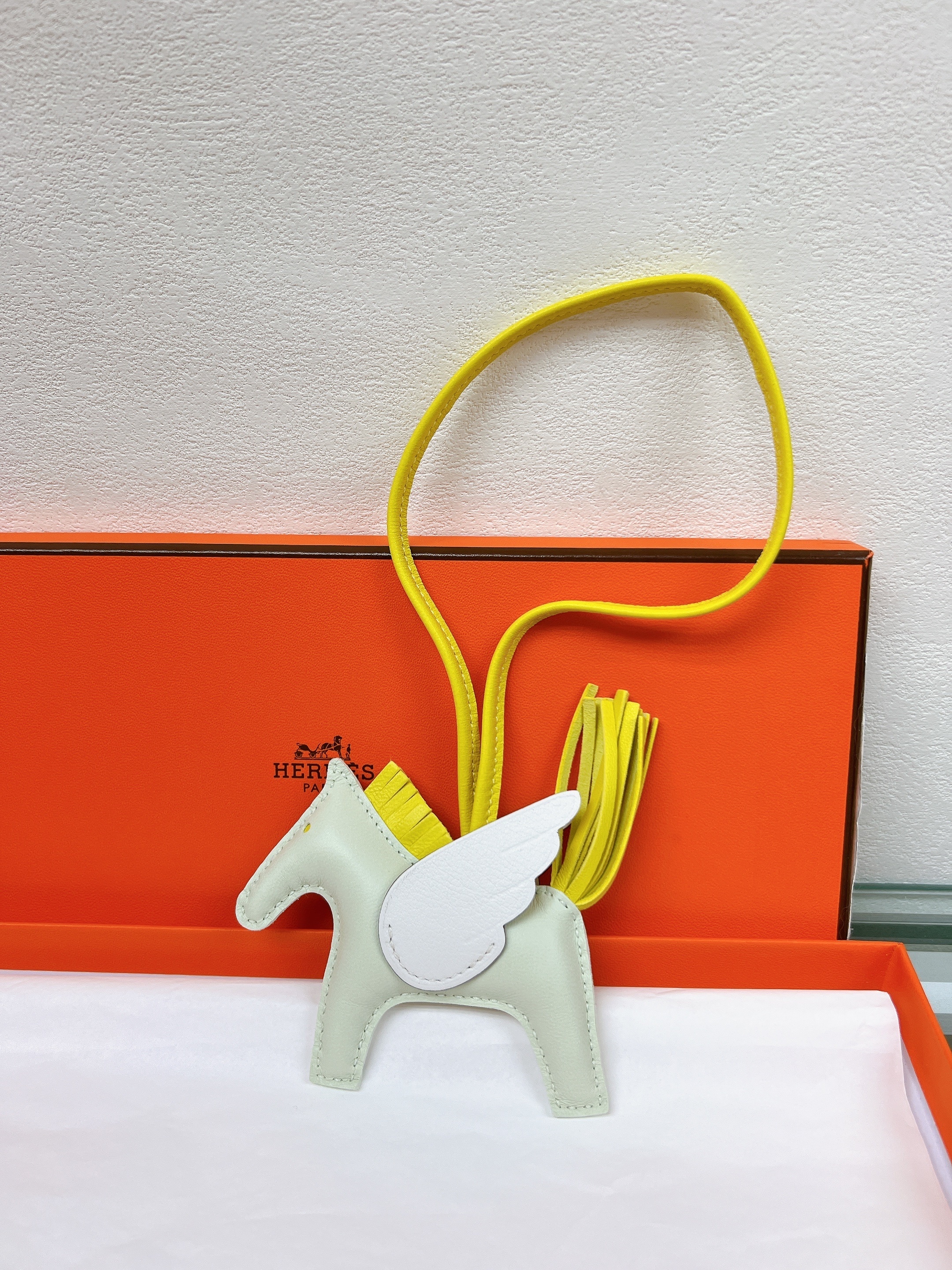 Hermes rodeo pegase pm charm (vert fizz)