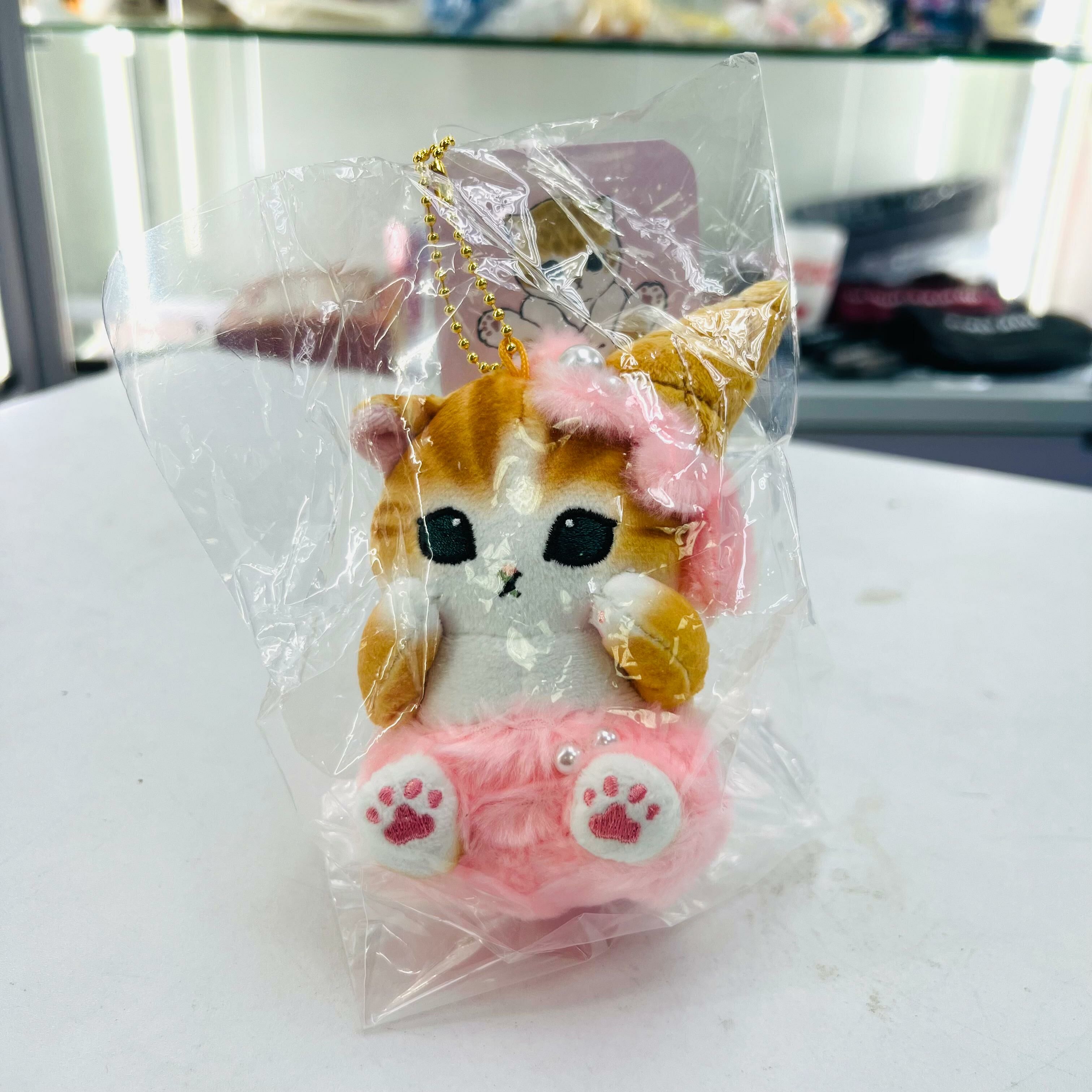 Mofusand Ice Cat Mascot (Strawberry) Keychain