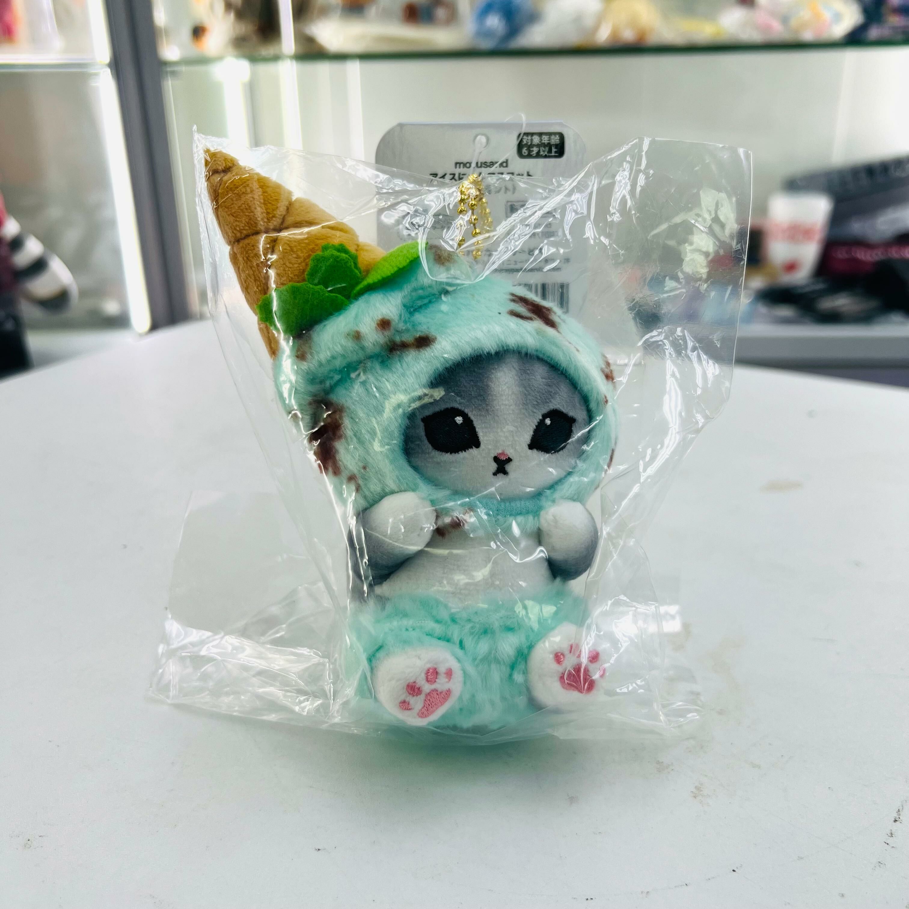 Mofusand Ice Cat Chocolate Mint keychain
