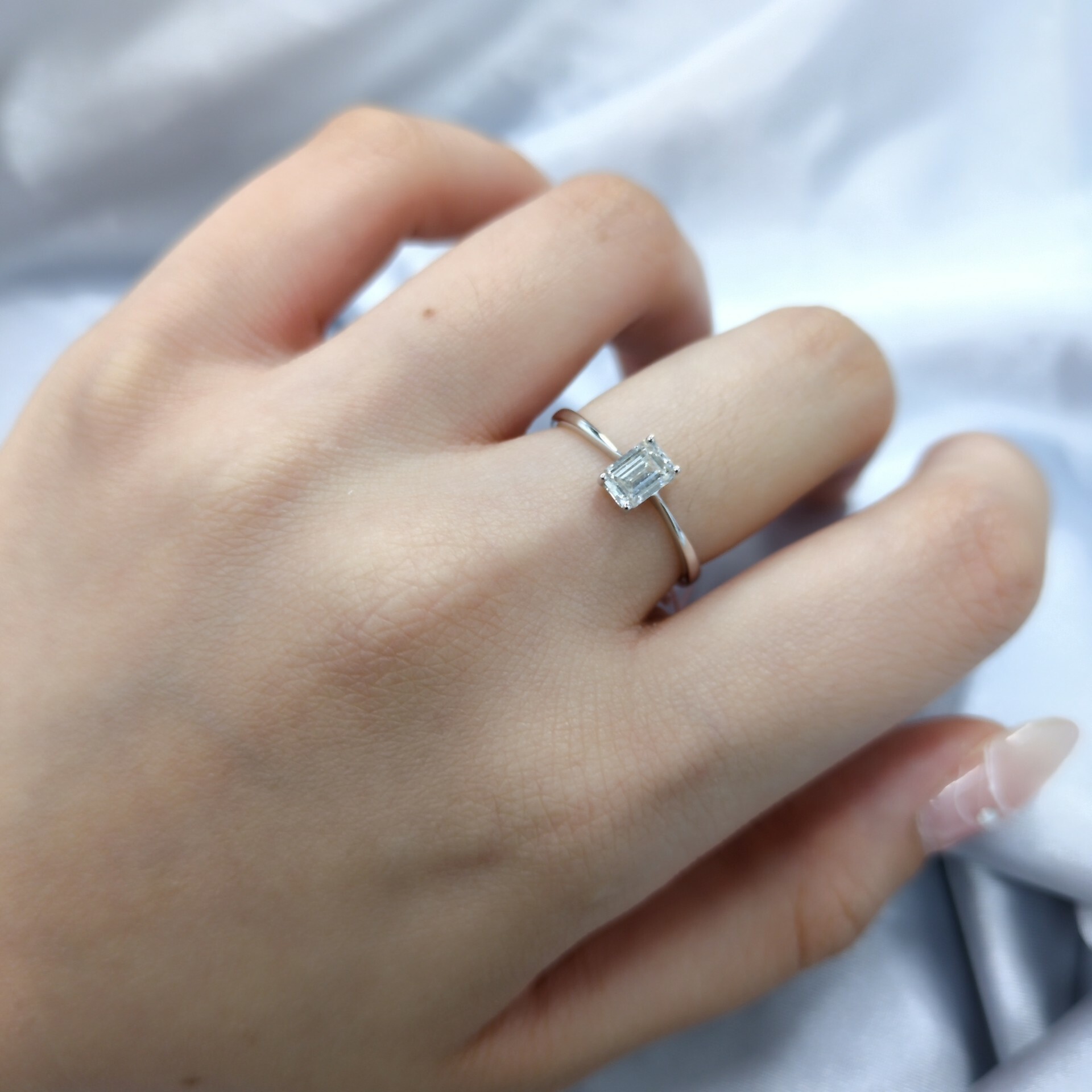 18K White Gold 0.43ct Emerald Cut Diamond Ring