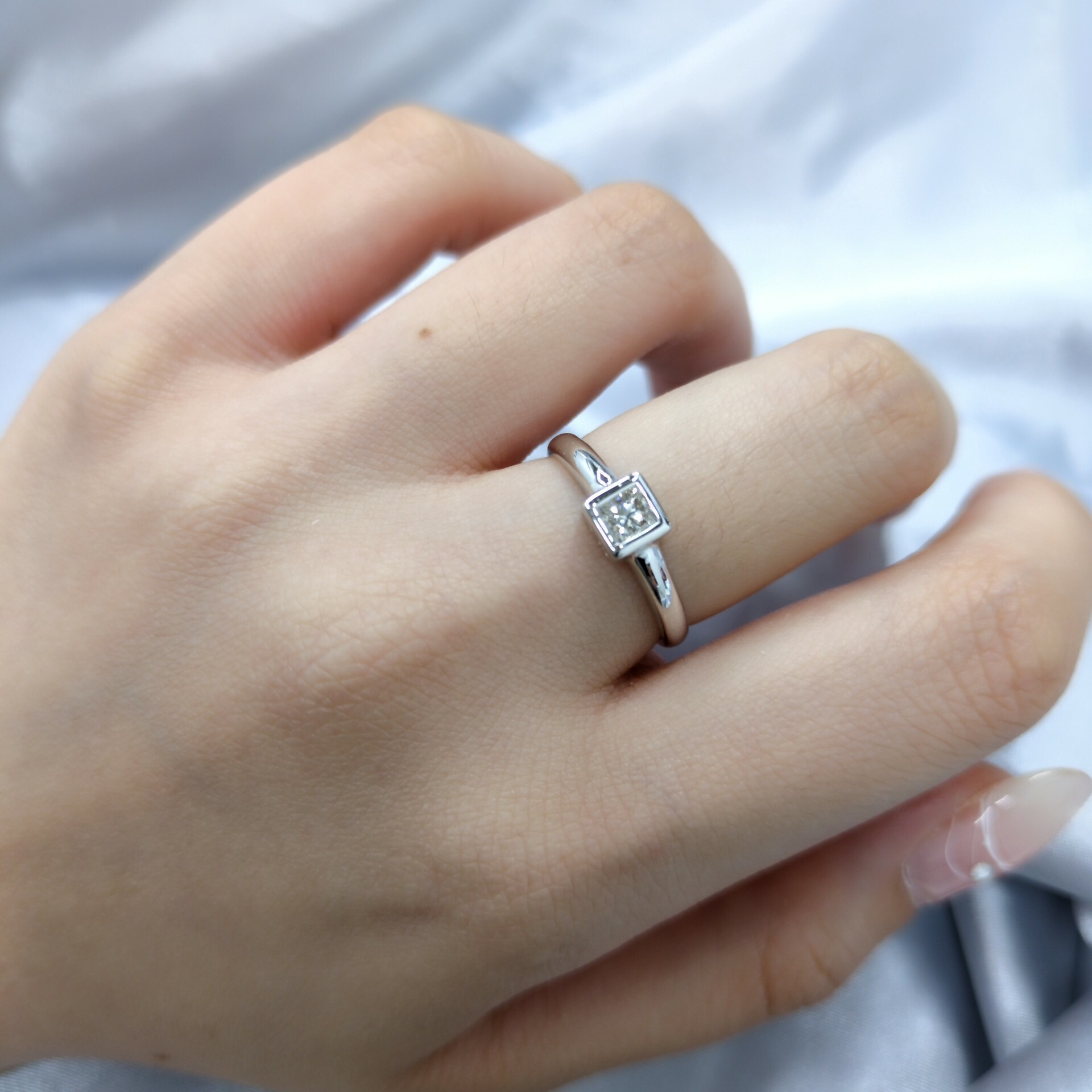 18K White Gold 0.22ct Princess Cut Diamond Ring