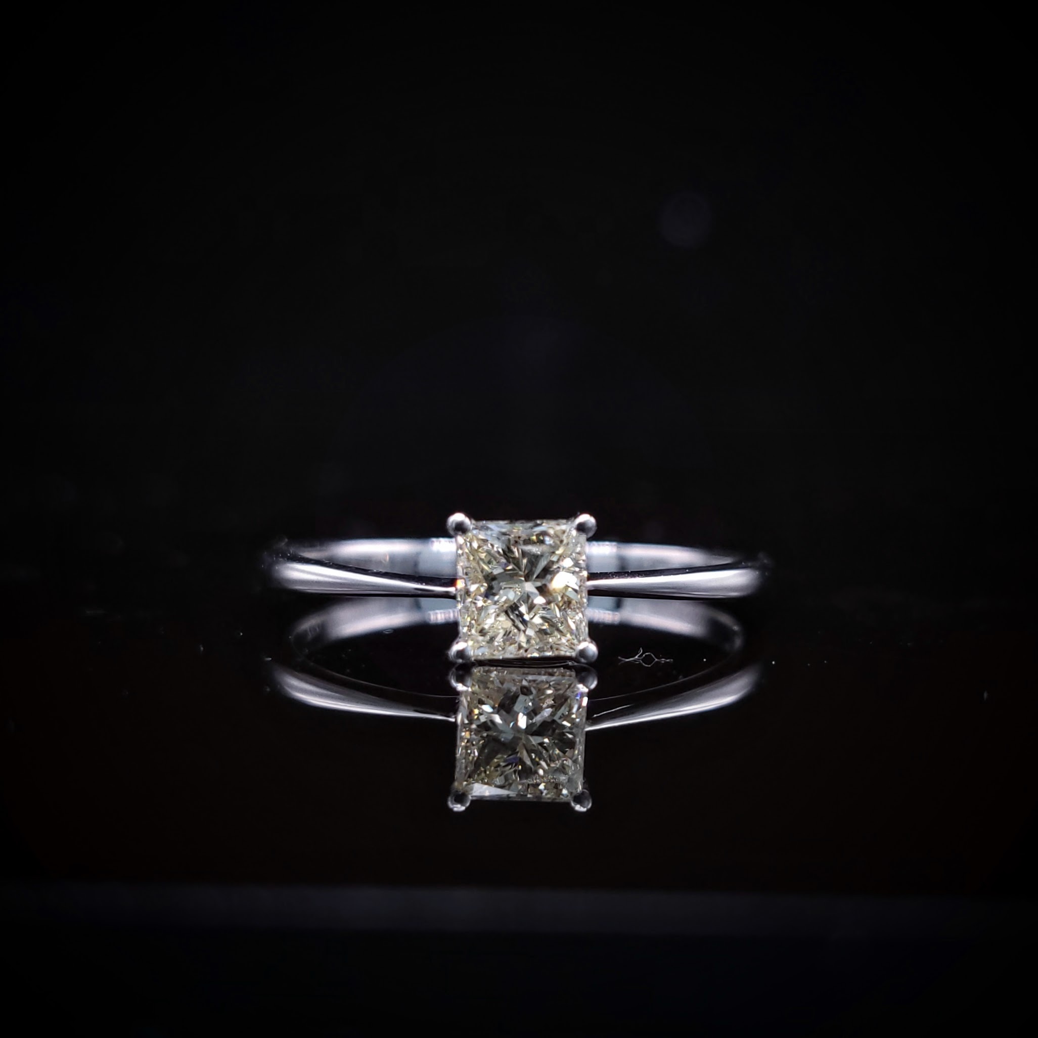18K White Gold 0.50ct  Princess Cut Diamond Ring