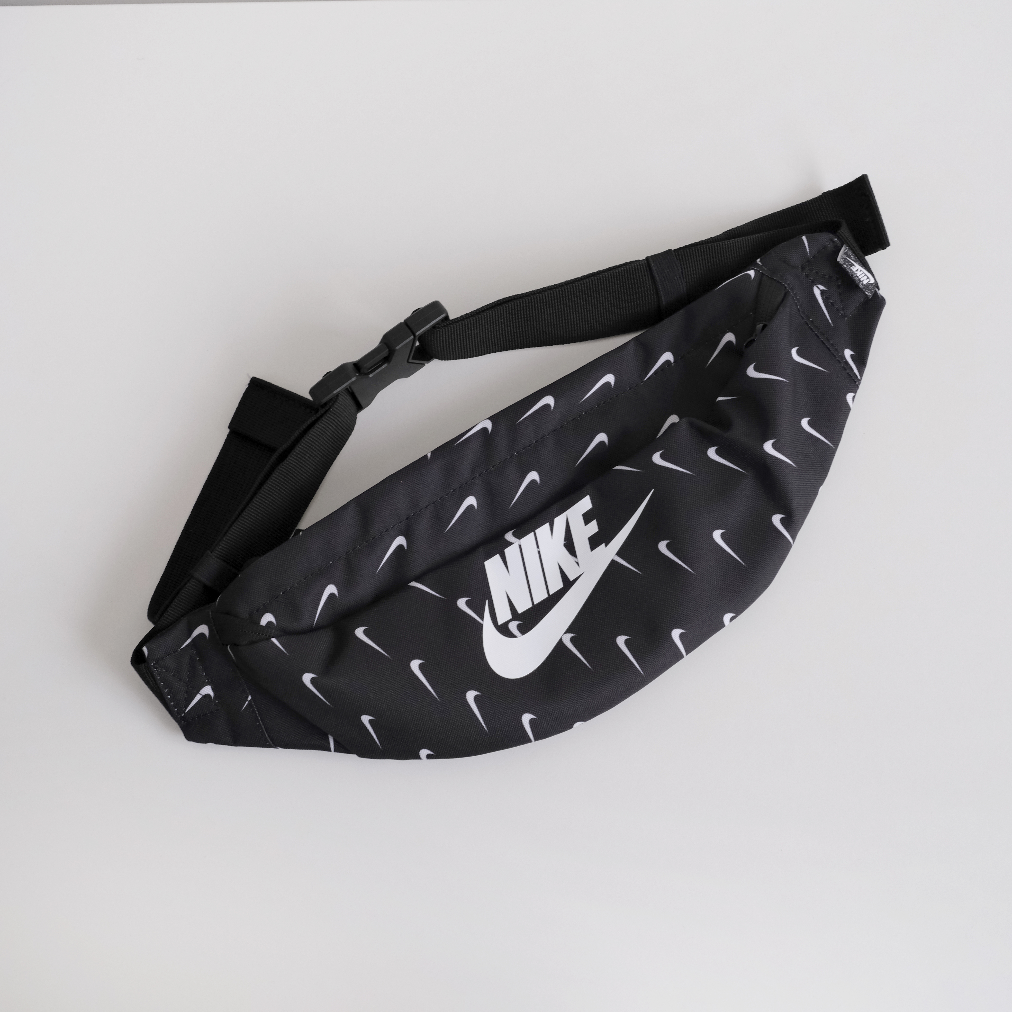 現貨┃NIKE Heritage 小勾勾 滿版 腰包