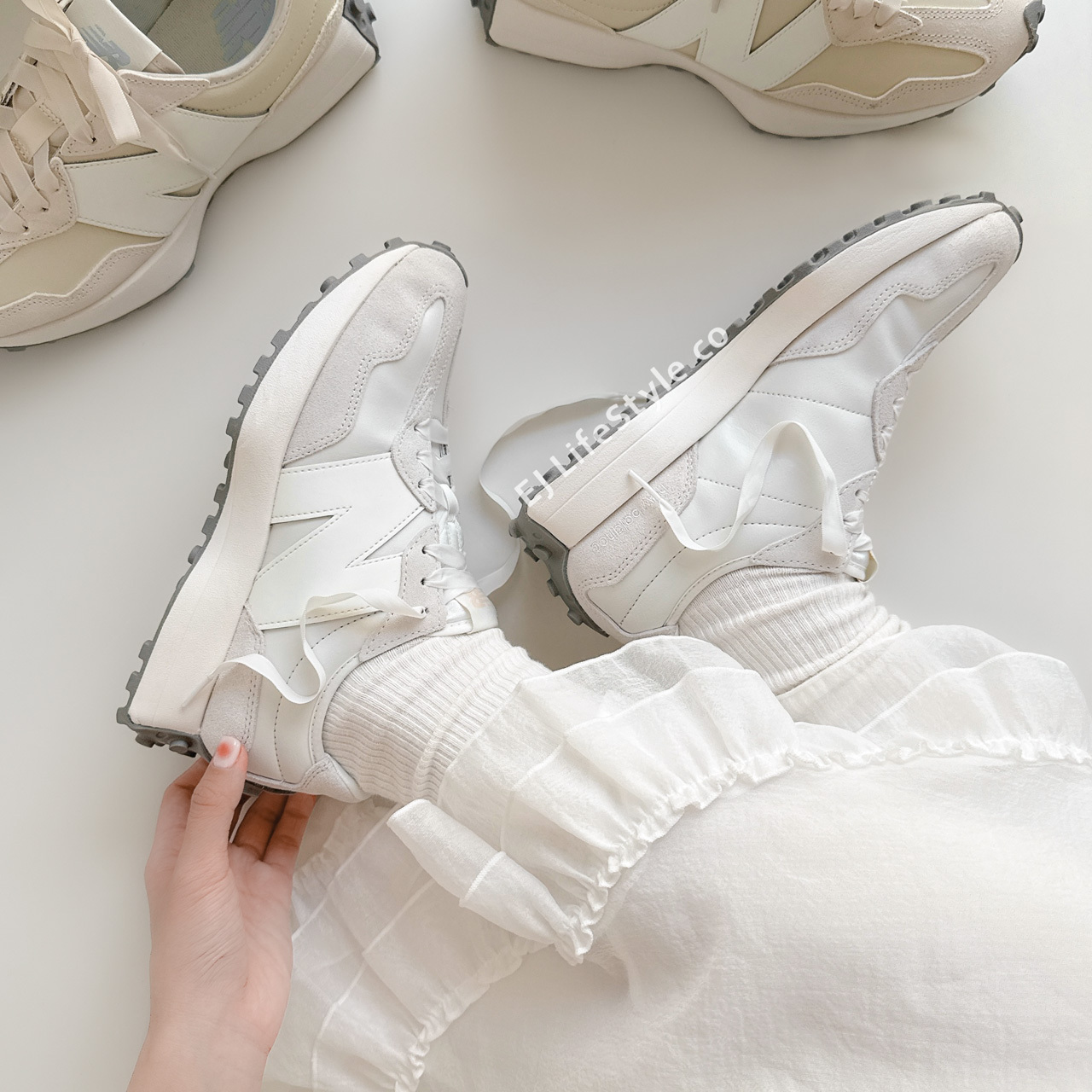 NEW BALANCE 327 NB 327 奶灰白 珠光亮面 麂皮 淺灰 灰底 女鞋 WS327MT / 現貨