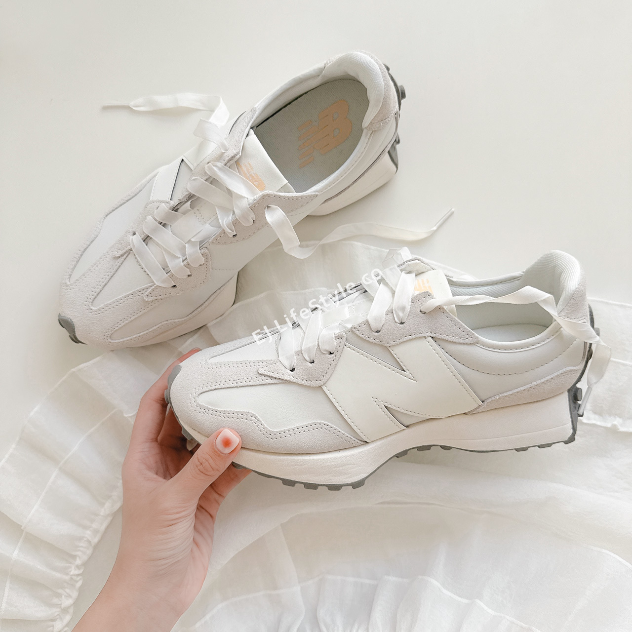 NEW BALANCE 327 NB 327 奶灰白珠光亮面麂皮淺灰灰底女鞋WS327MT